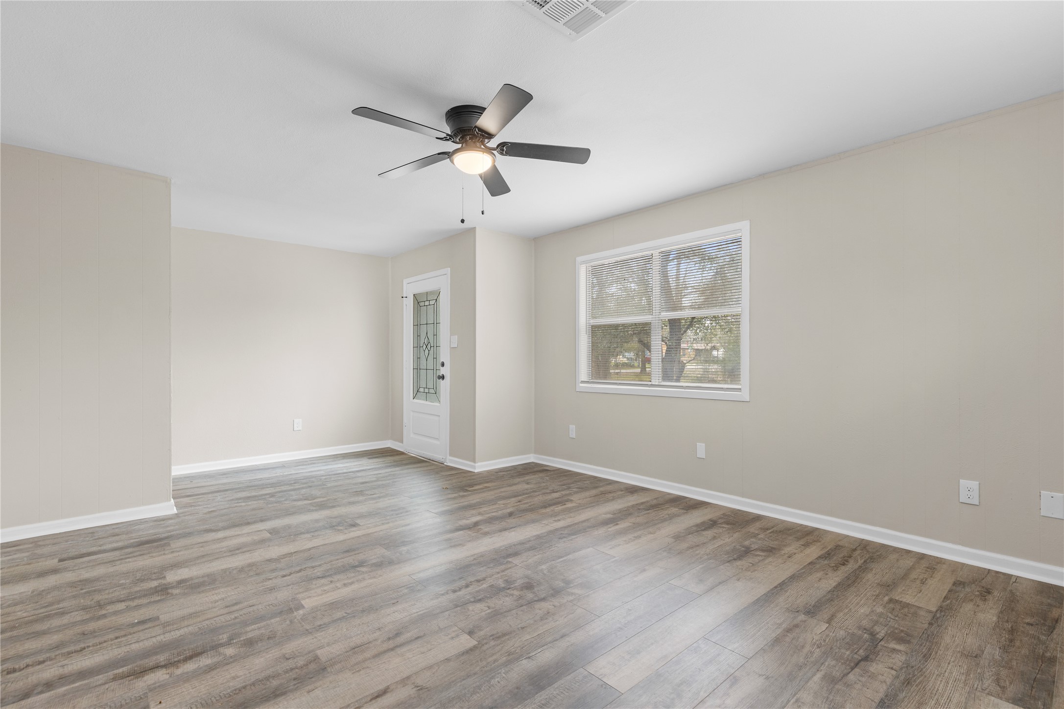 804 Avenue I Property Photo 7