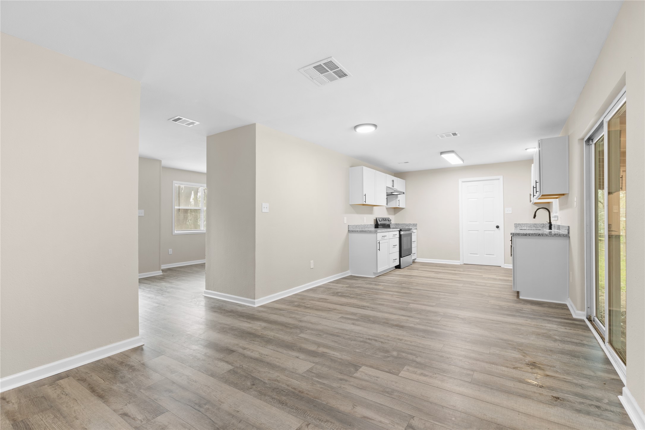 804 Avenue I Property Photo 8