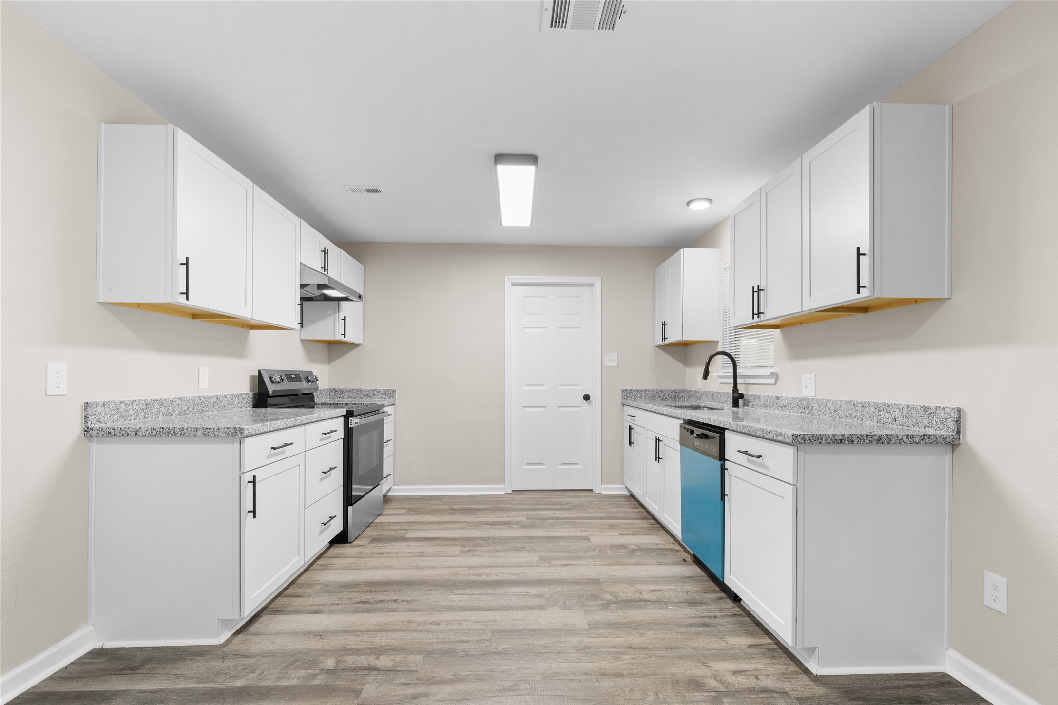 804 Avenue I Property Photo 10