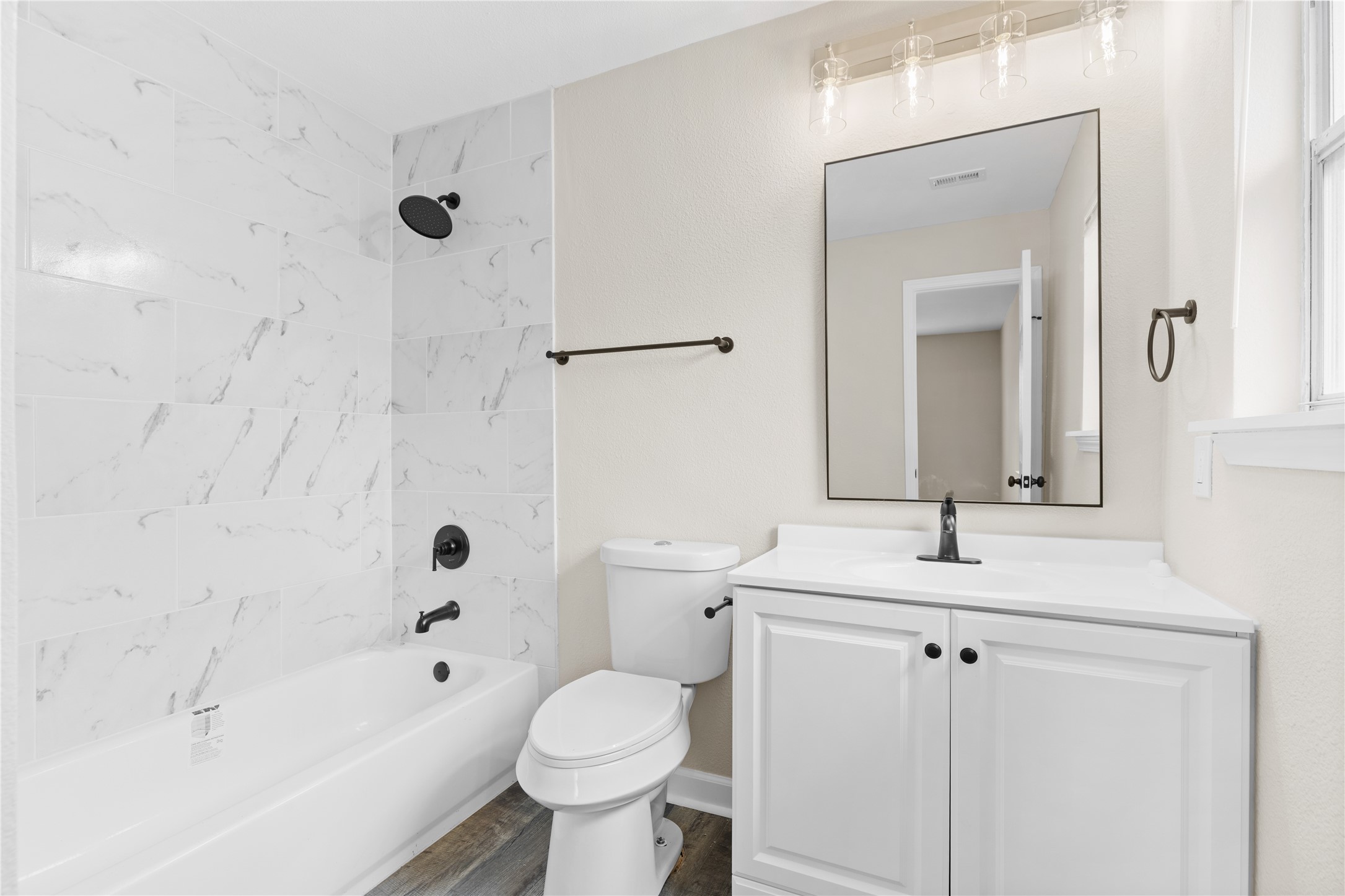804 Avenue I Property Photo 18