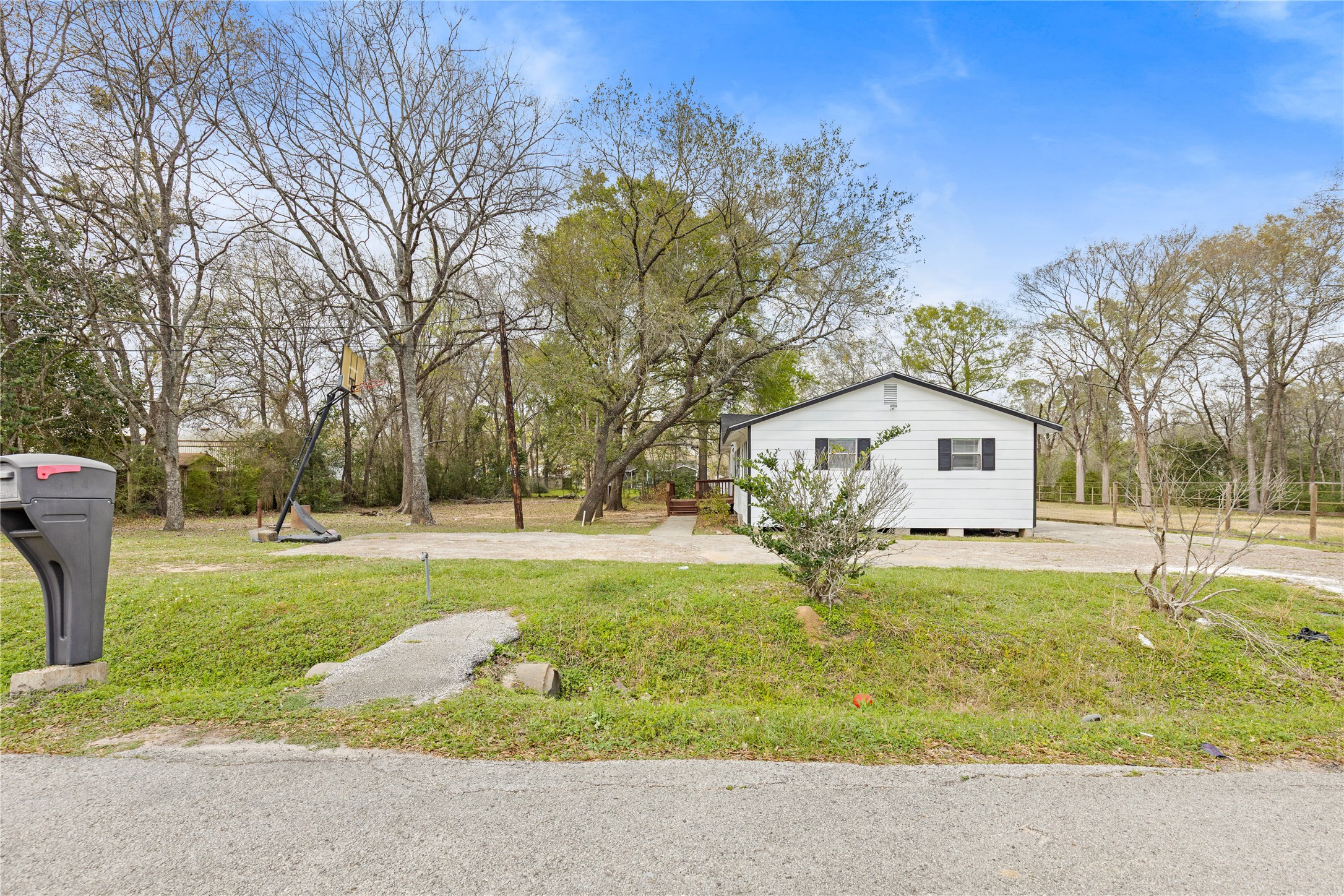 804 Avenue I Property Photo 32