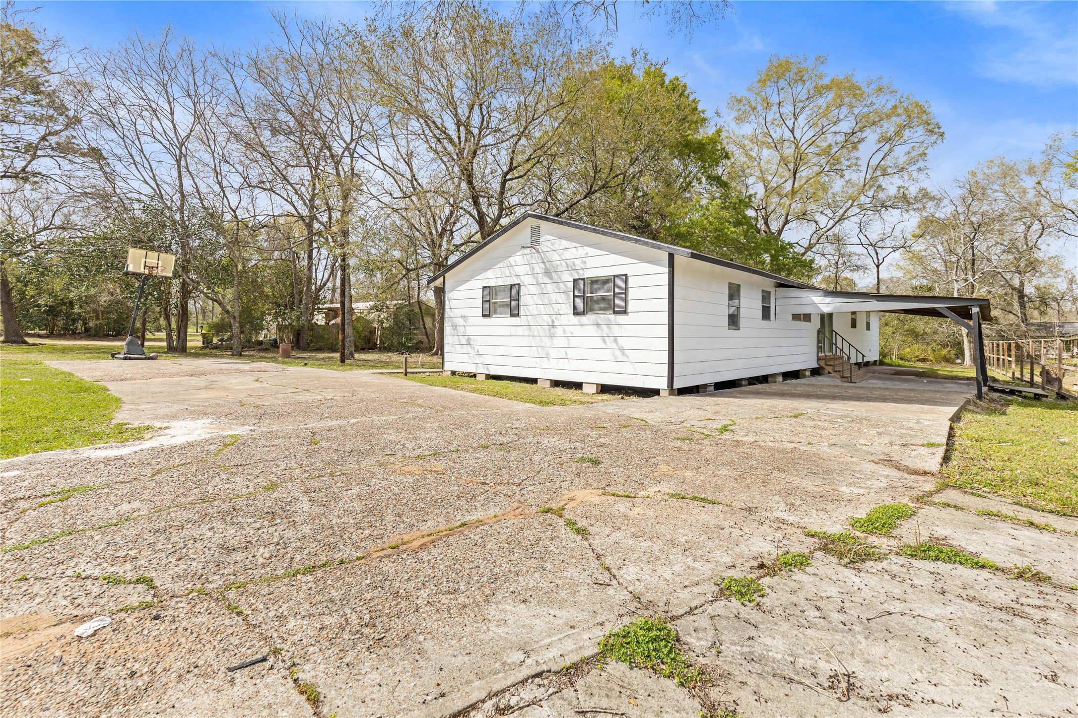 804 Avenue I Property Photo 35