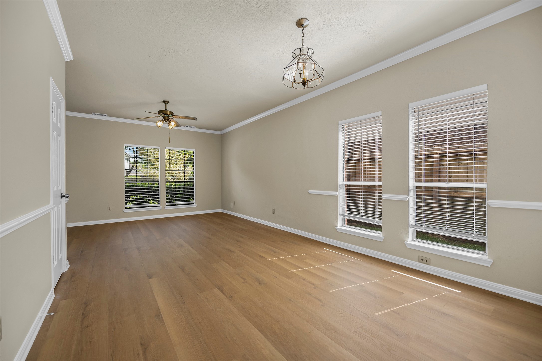 4922 Moss Run Drive Property Photo 5