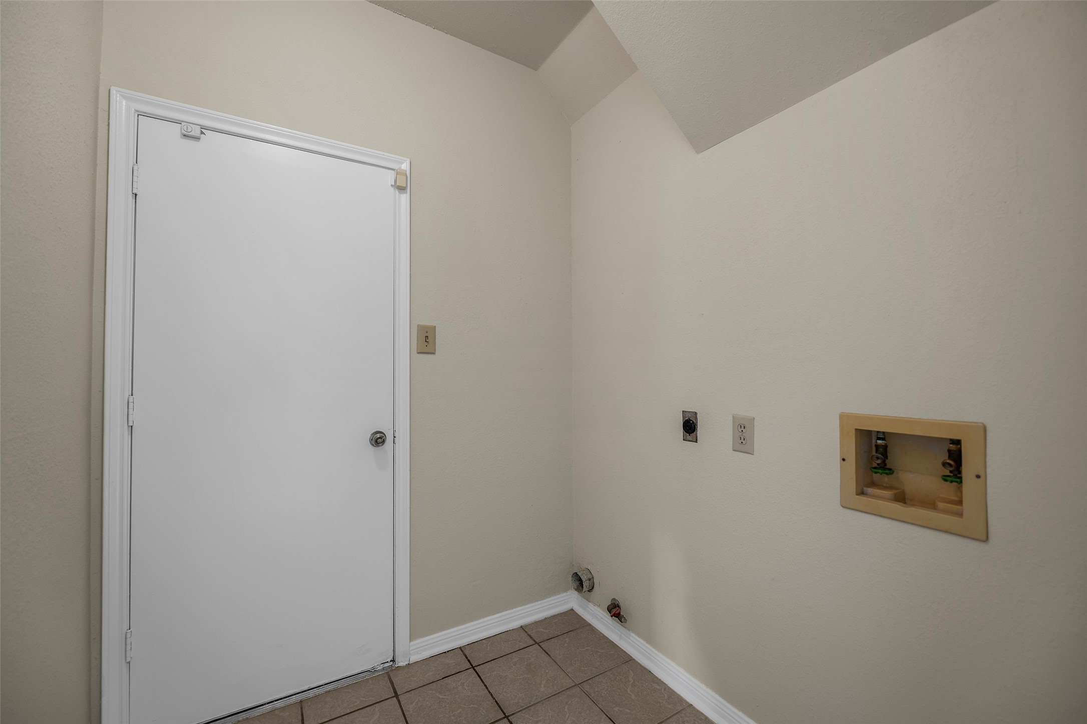 4922 Moss Run Drive Property Photo 11
