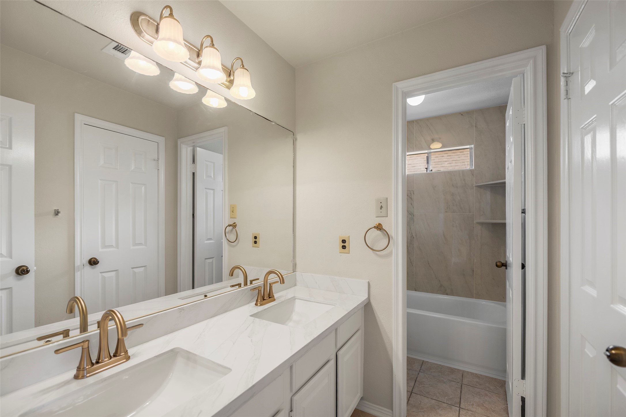 4922 Moss Run Drive Property Photo 26