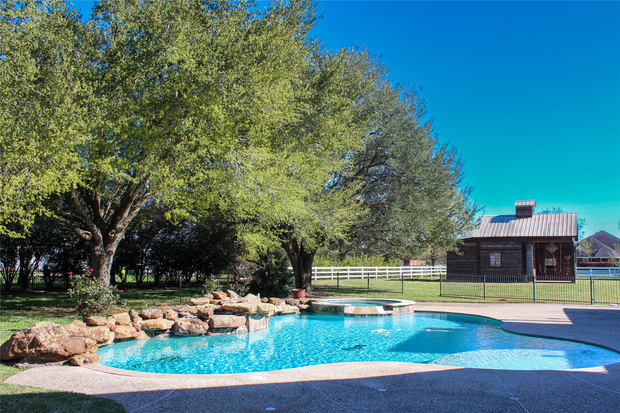 19907 Stone Lake Circle Property Photo 1