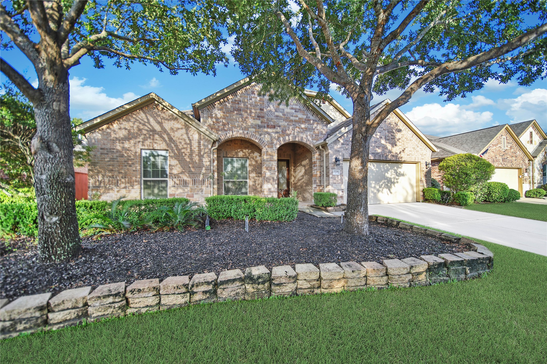 25208 Forest Ledge Dr Property Photo 1