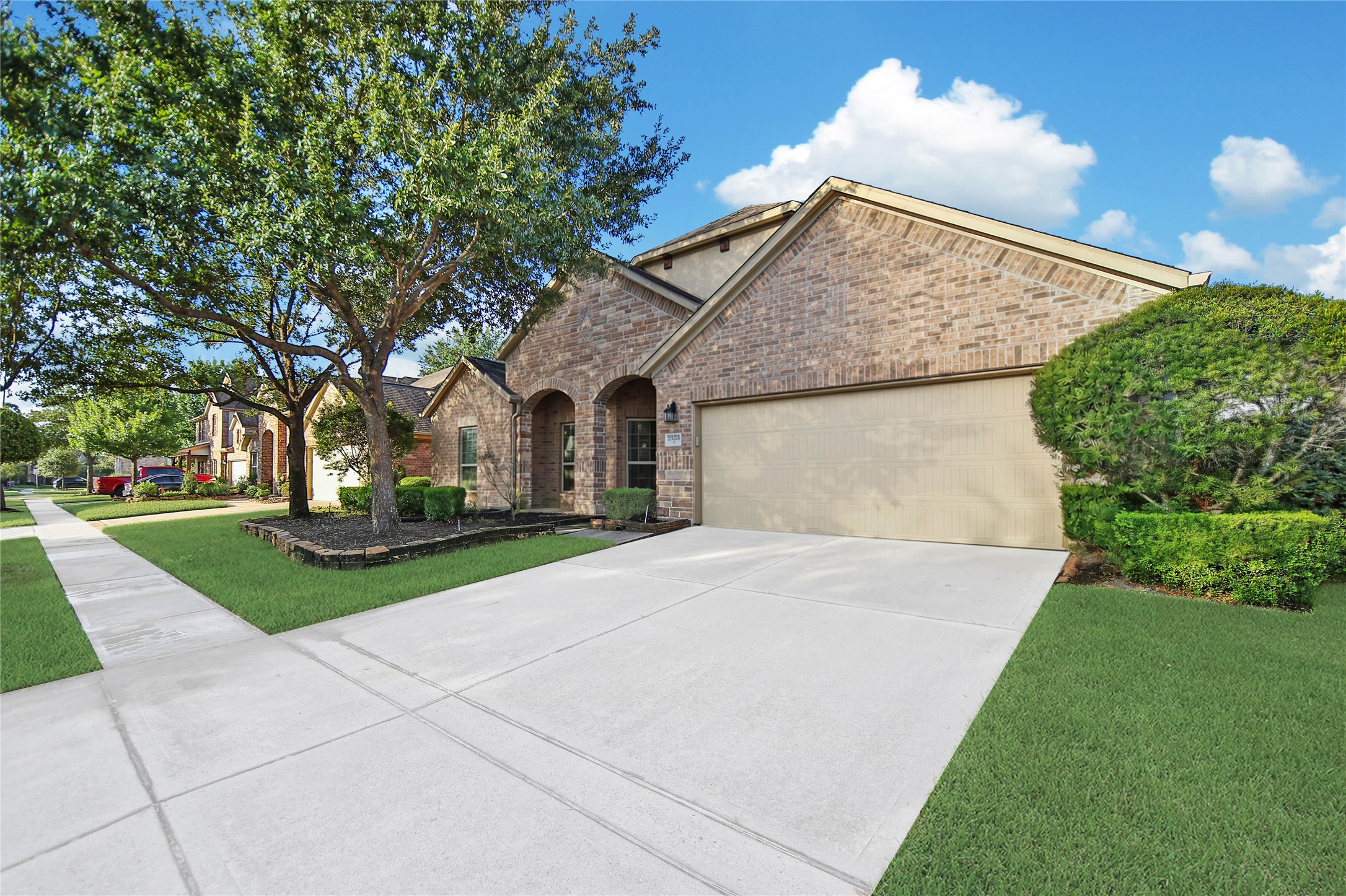 25208 Forest Ledge Dr Property Photo 3