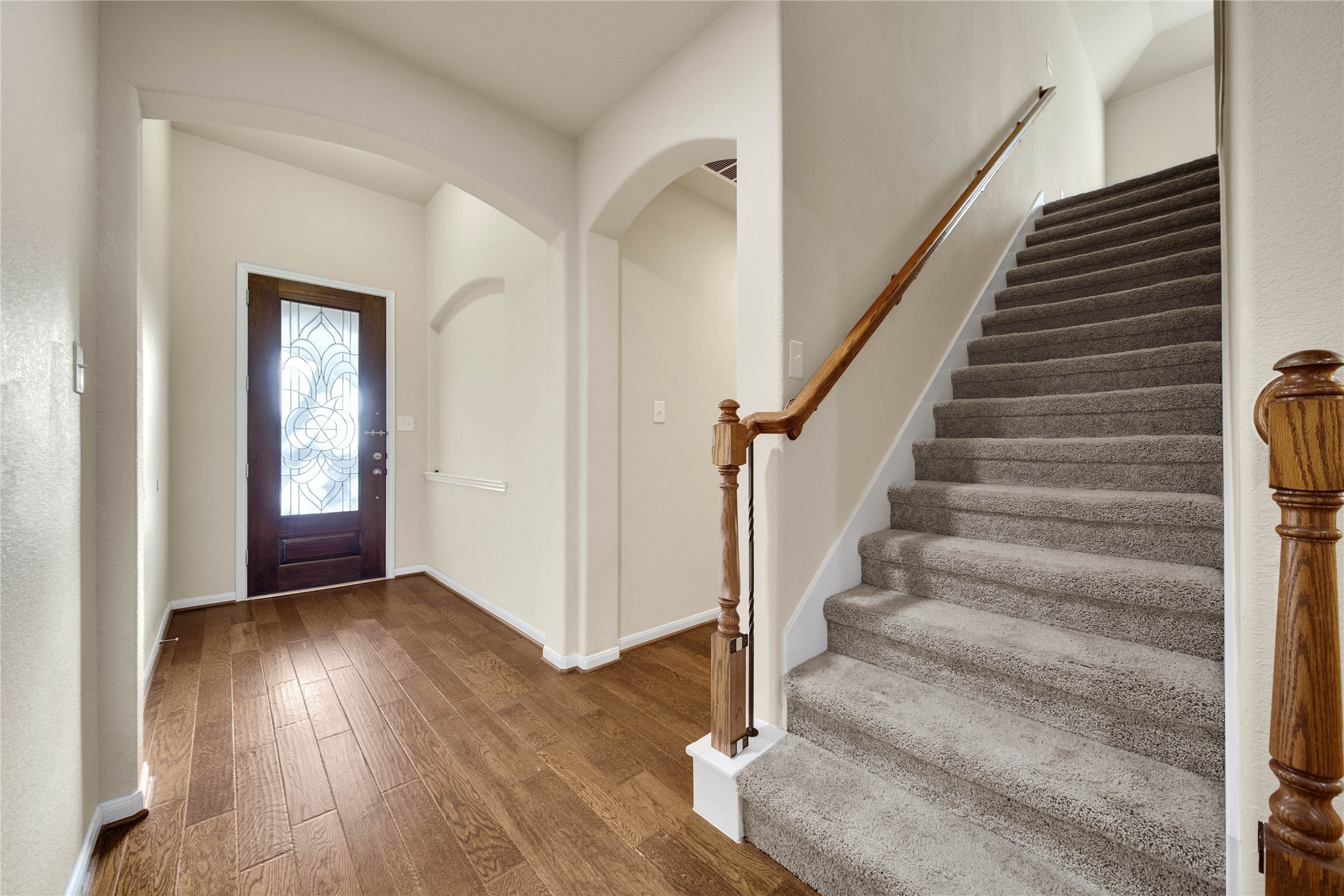 25208 Forest Ledge Dr Property Photo 6