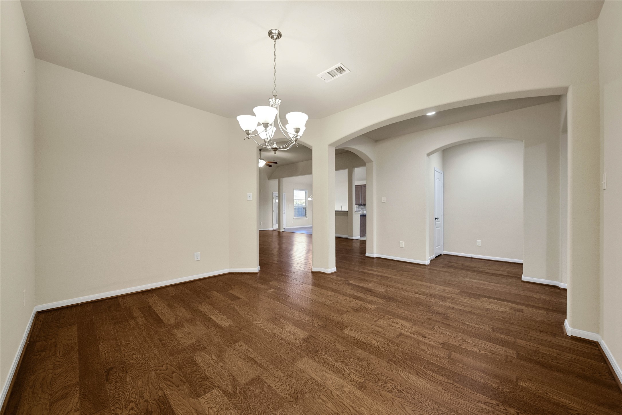25208 Forest Ledge Dr Property Photo 7