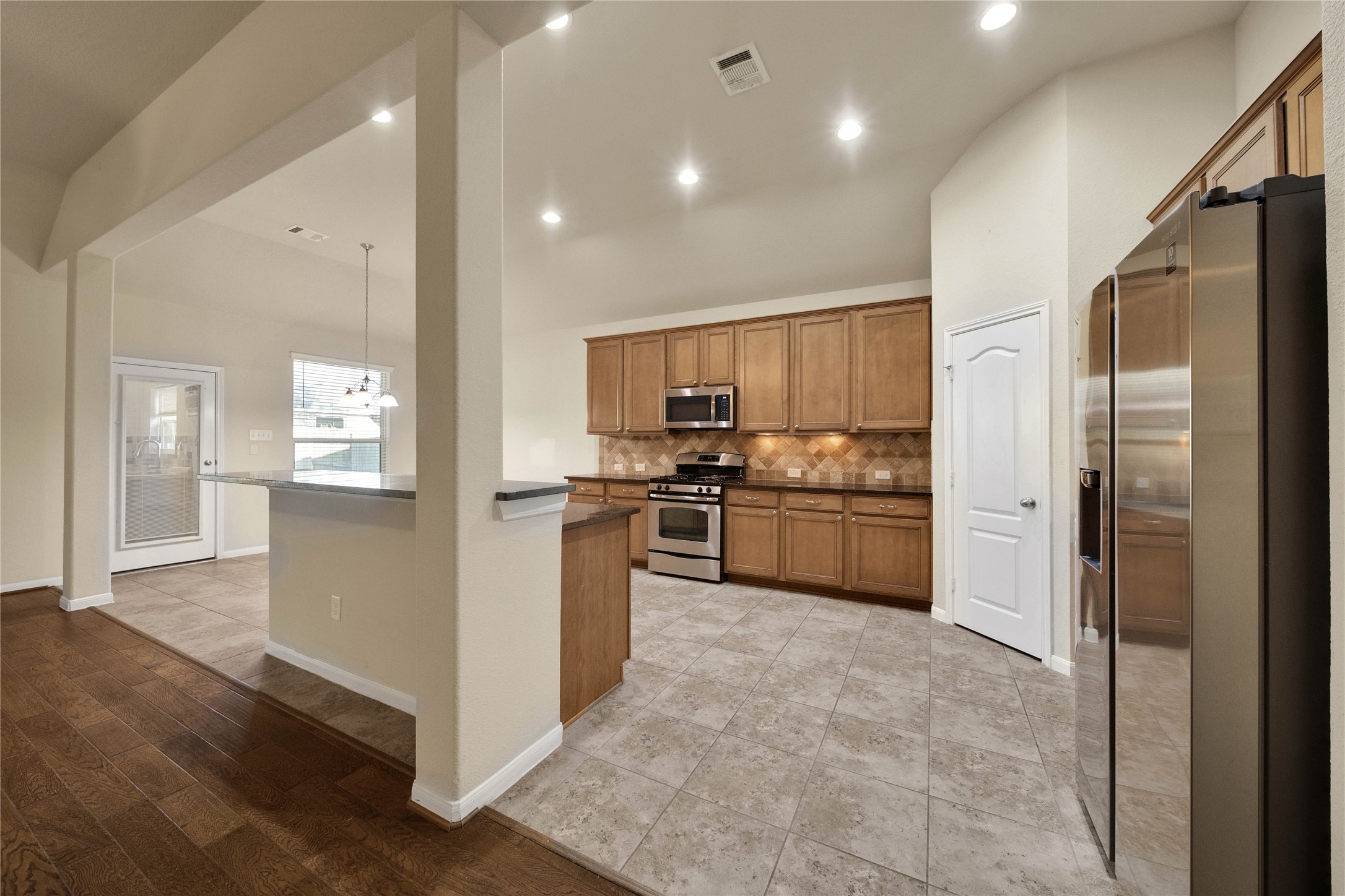 25208 Forest Ledge Dr Property Photo 13