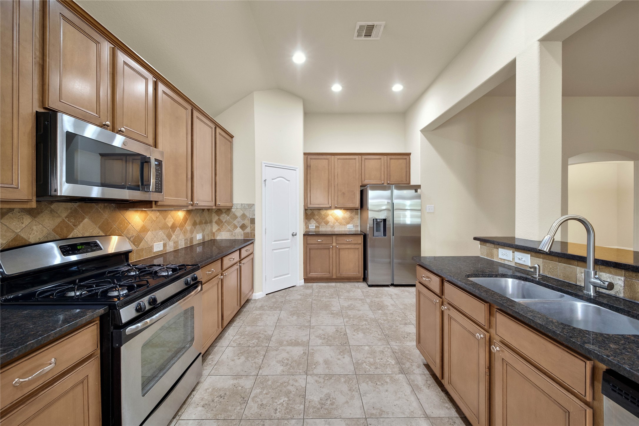 25208 Forest Ledge Dr Property Photo 14