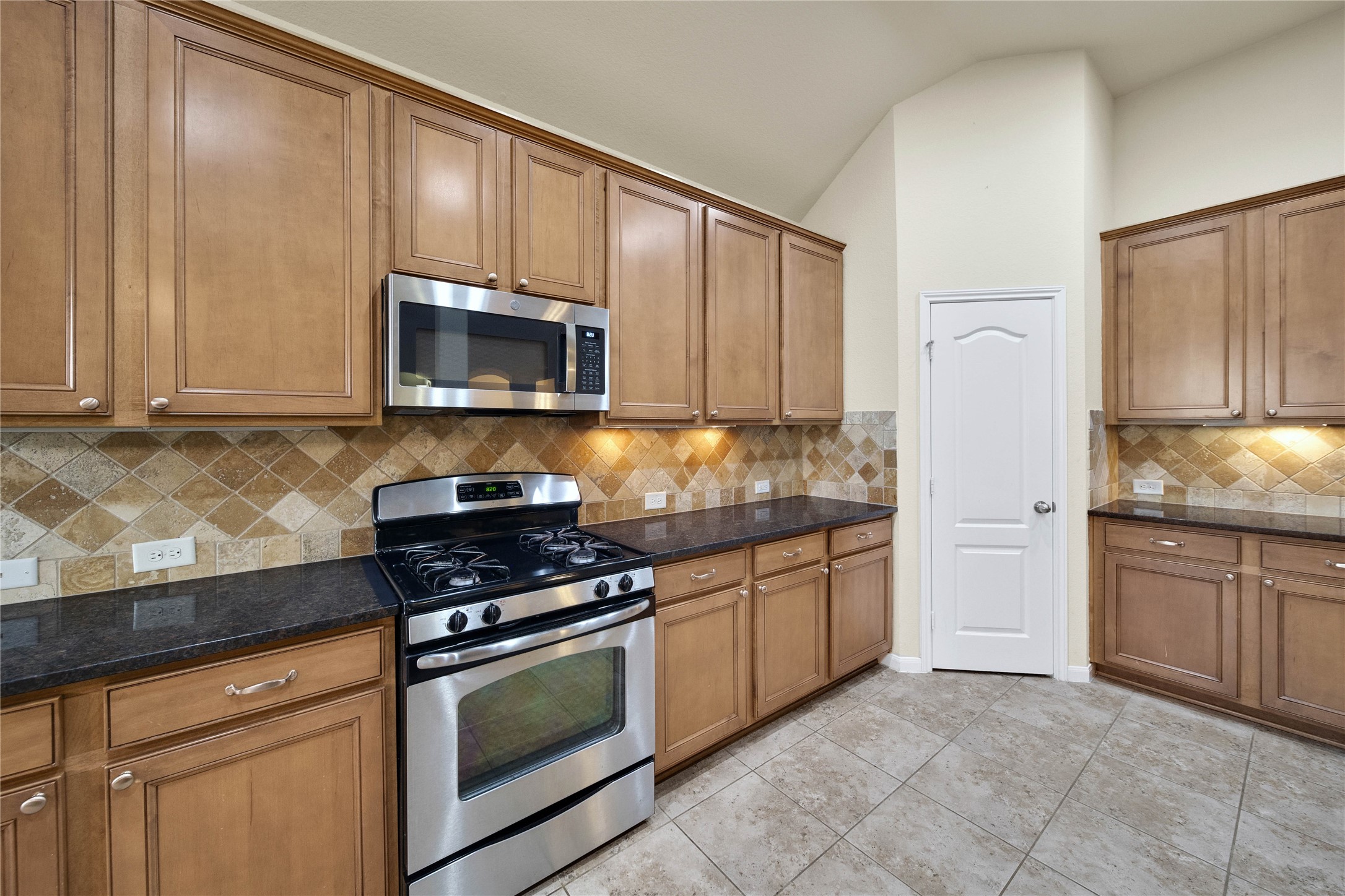 25208 Forest Ledge Dr Property Photo 15