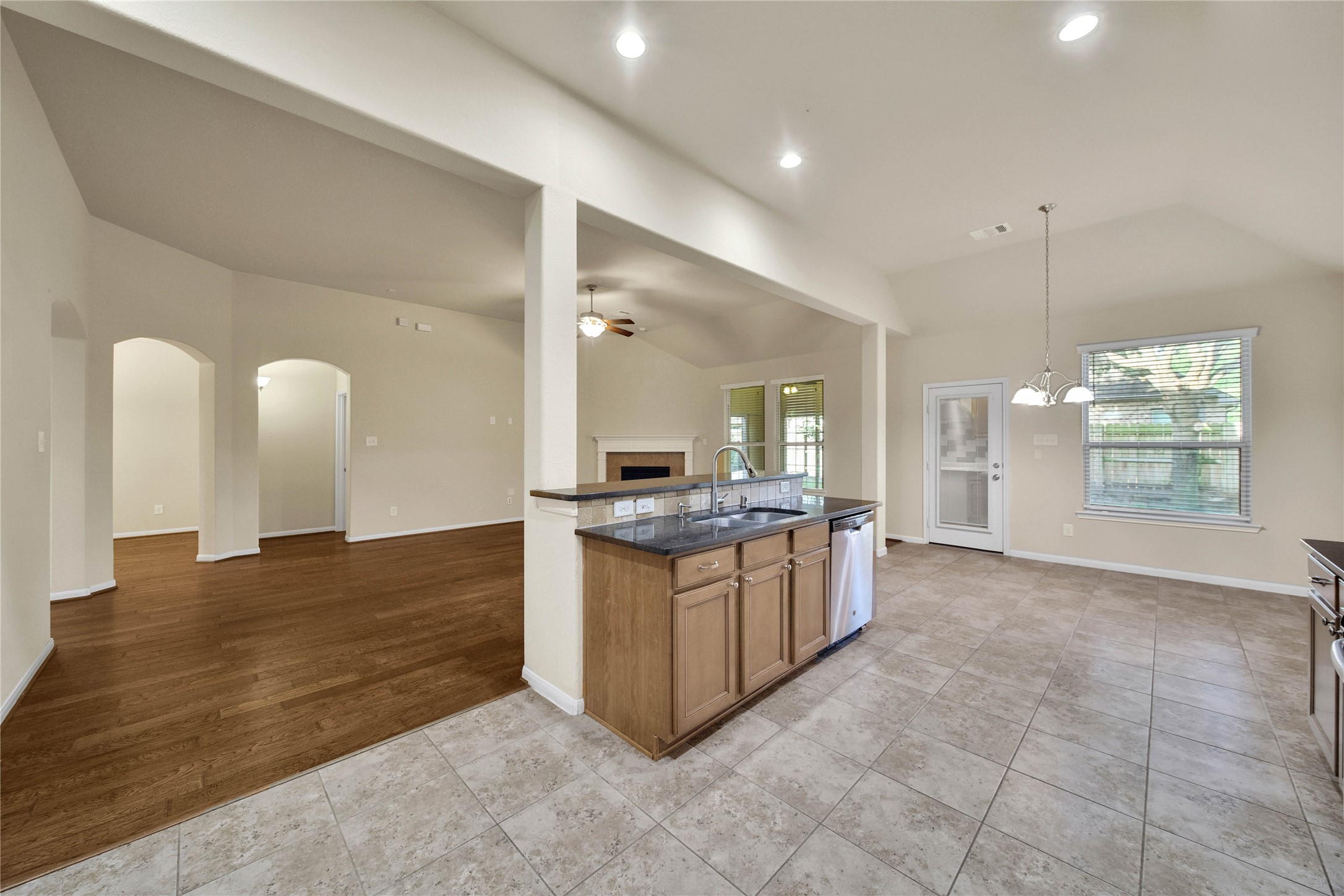 25208 Forest Ledge Dr Property Photo 16