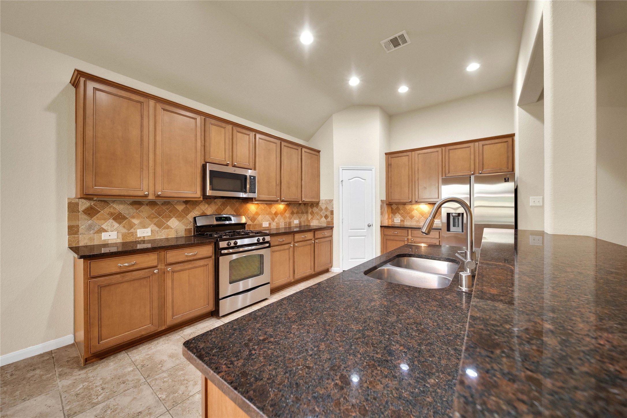 25208 Forest Ledge Dr Property Photo 18