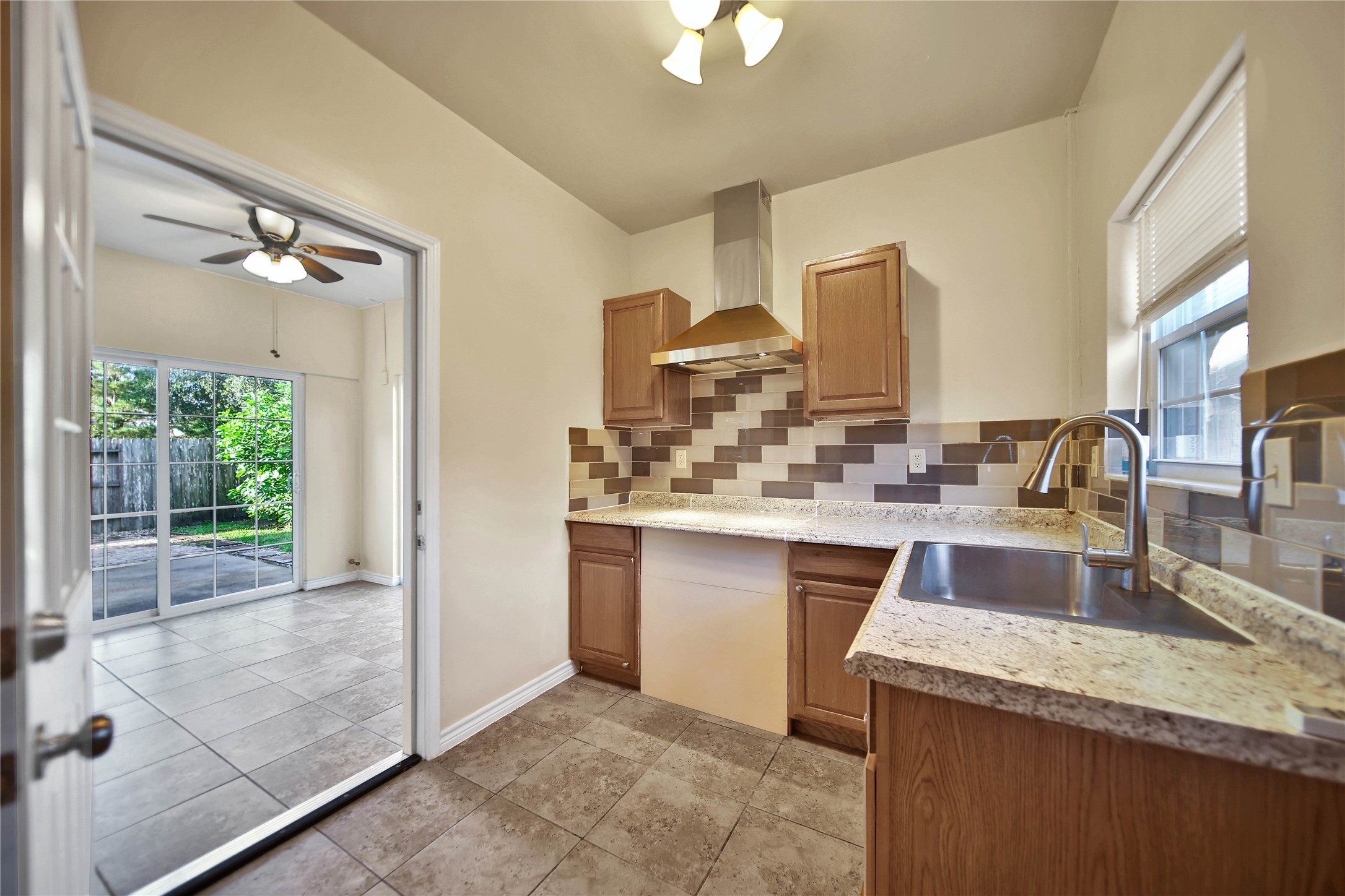 25208 Forest Ledge Dr Property Photo 20