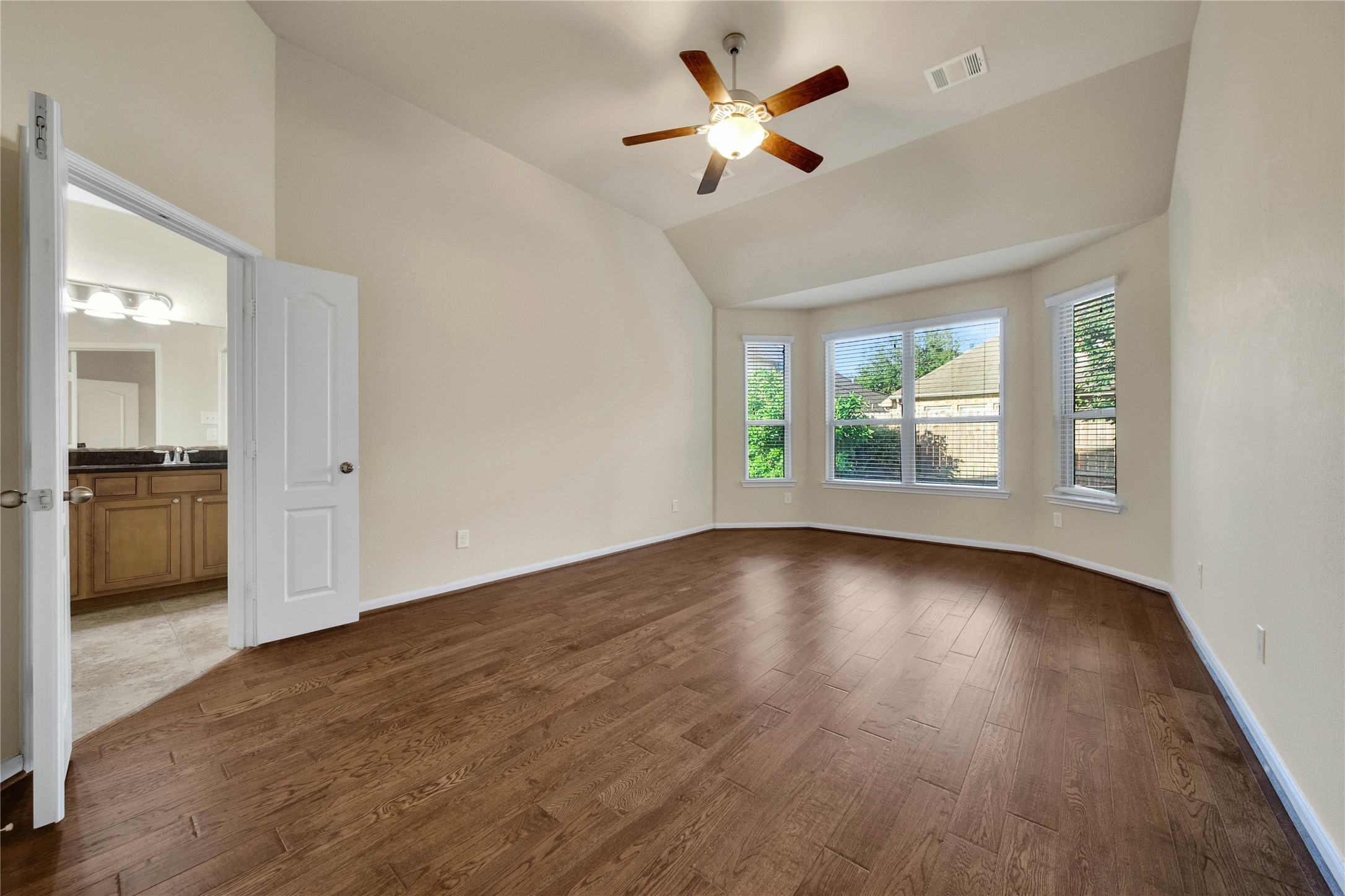 25208 Forest Ledge Dr Property Photo 22