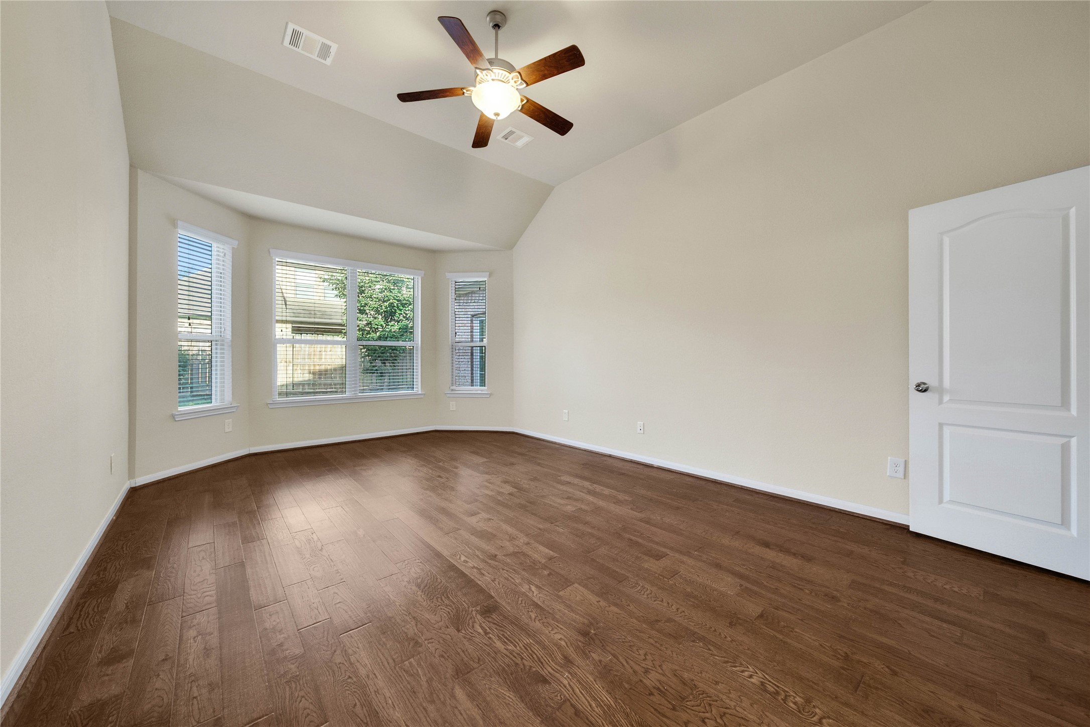 25208 Forest Ledge Dr Property Photo 23