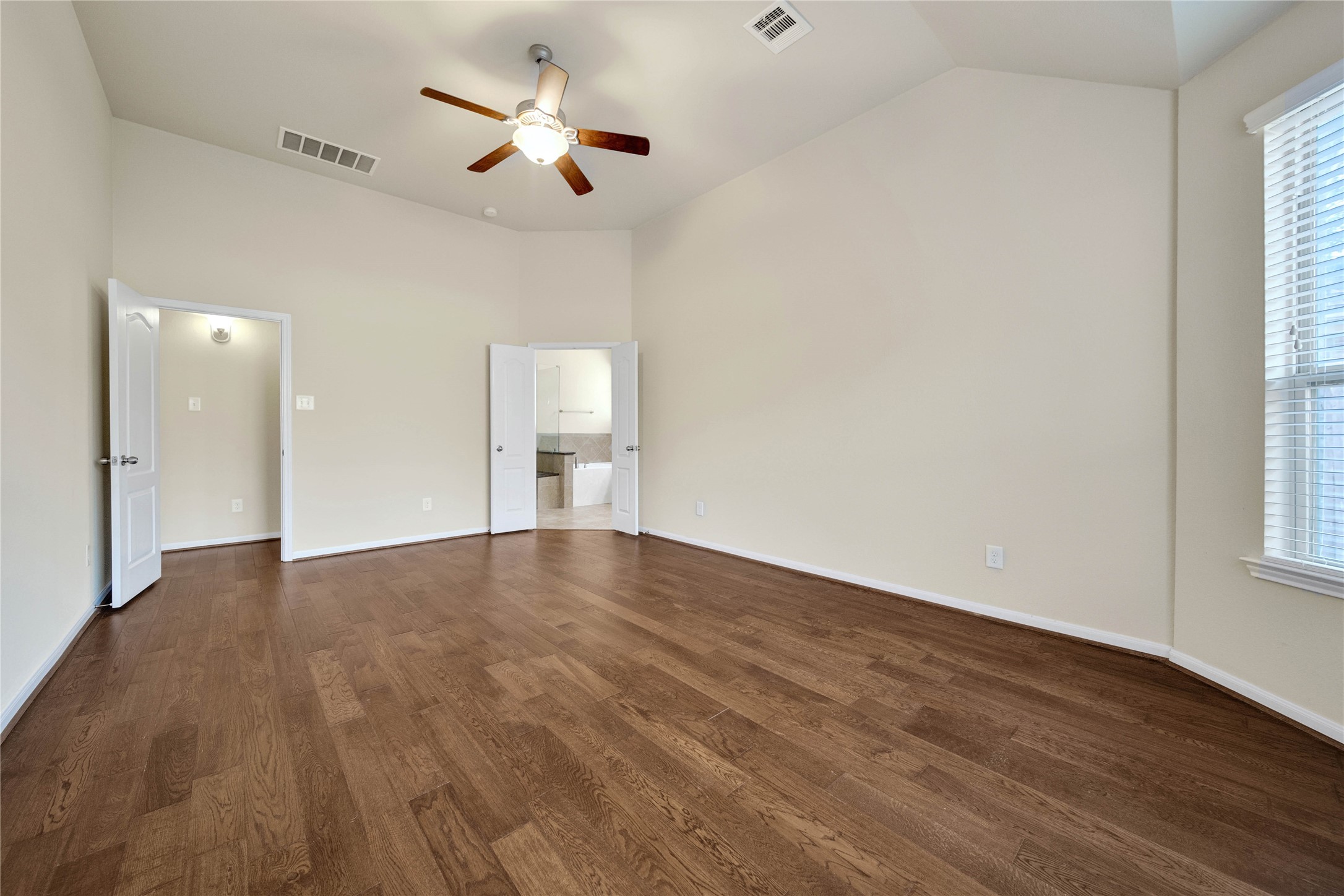 25208 Forest Ledge Dr Property Photo 24