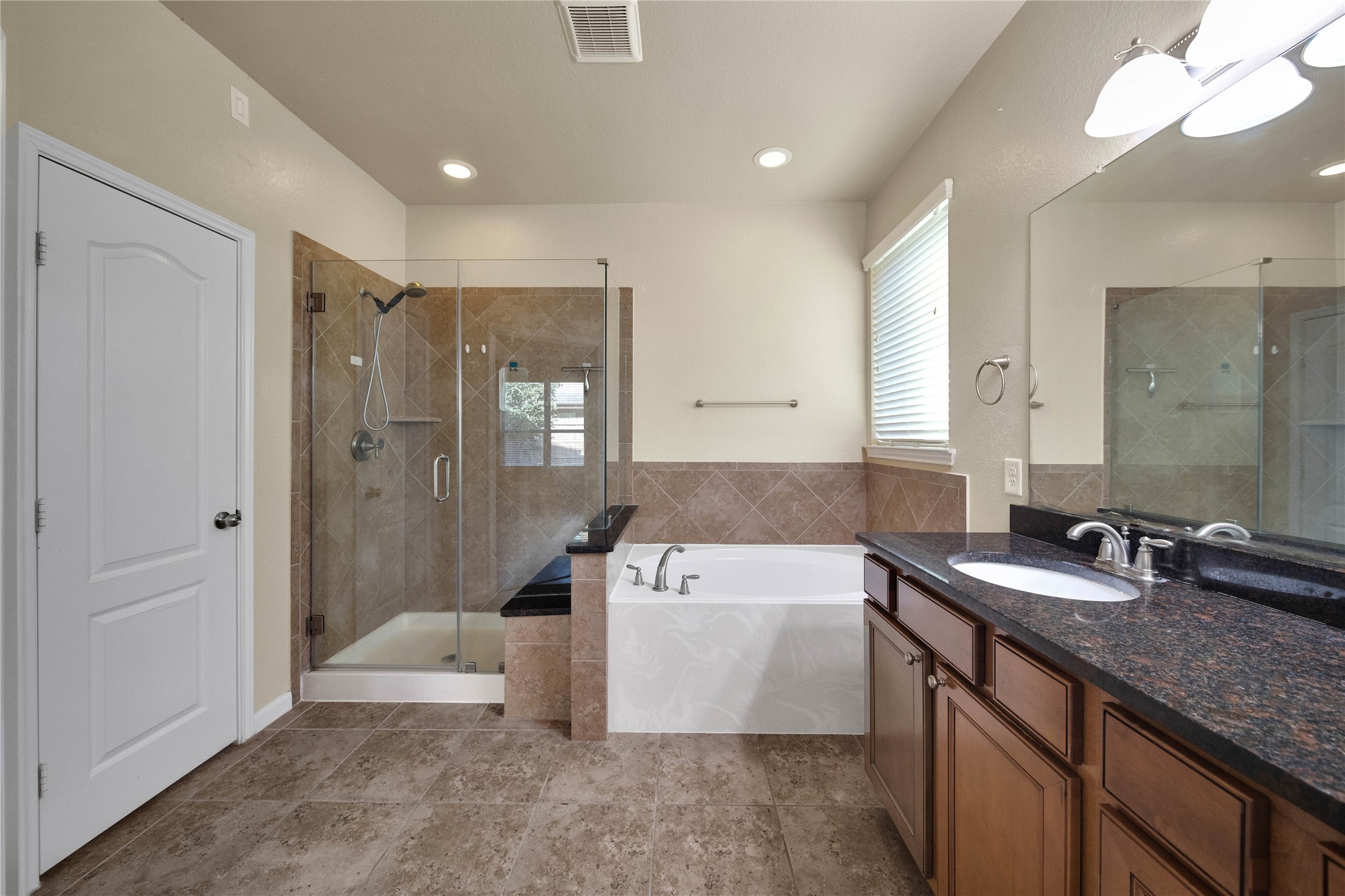 25208 Forest Ledge Dr Property Photo 25