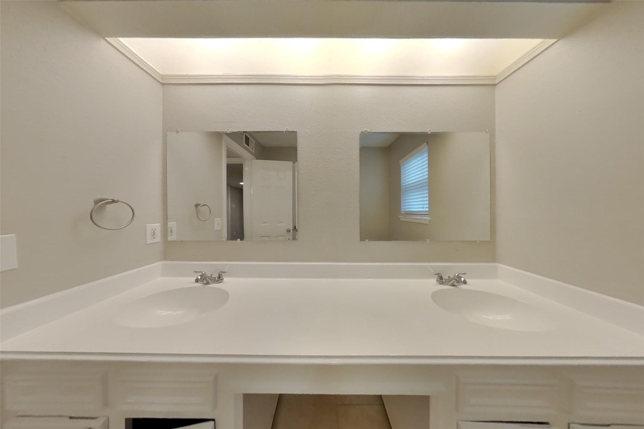 16726 Britford Property Photo 10