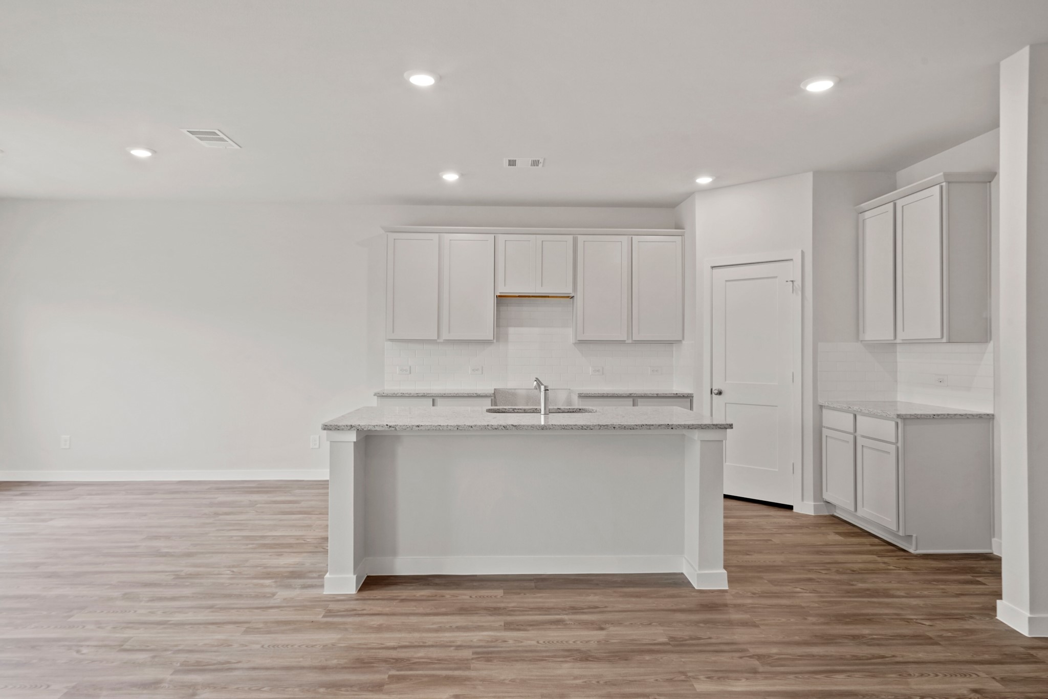 112 Water Grass Trail Property Photo 4