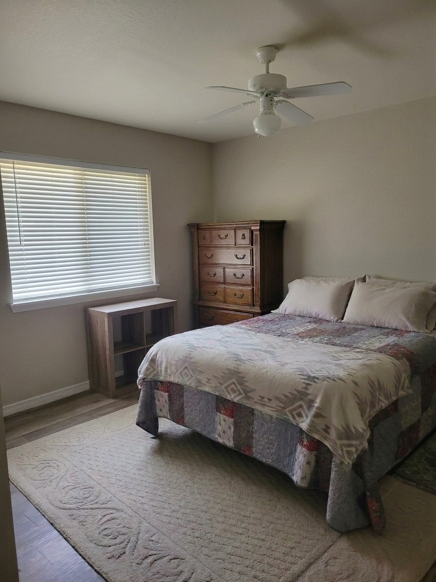 937 Crepe Myrtle Street Property Photo 4