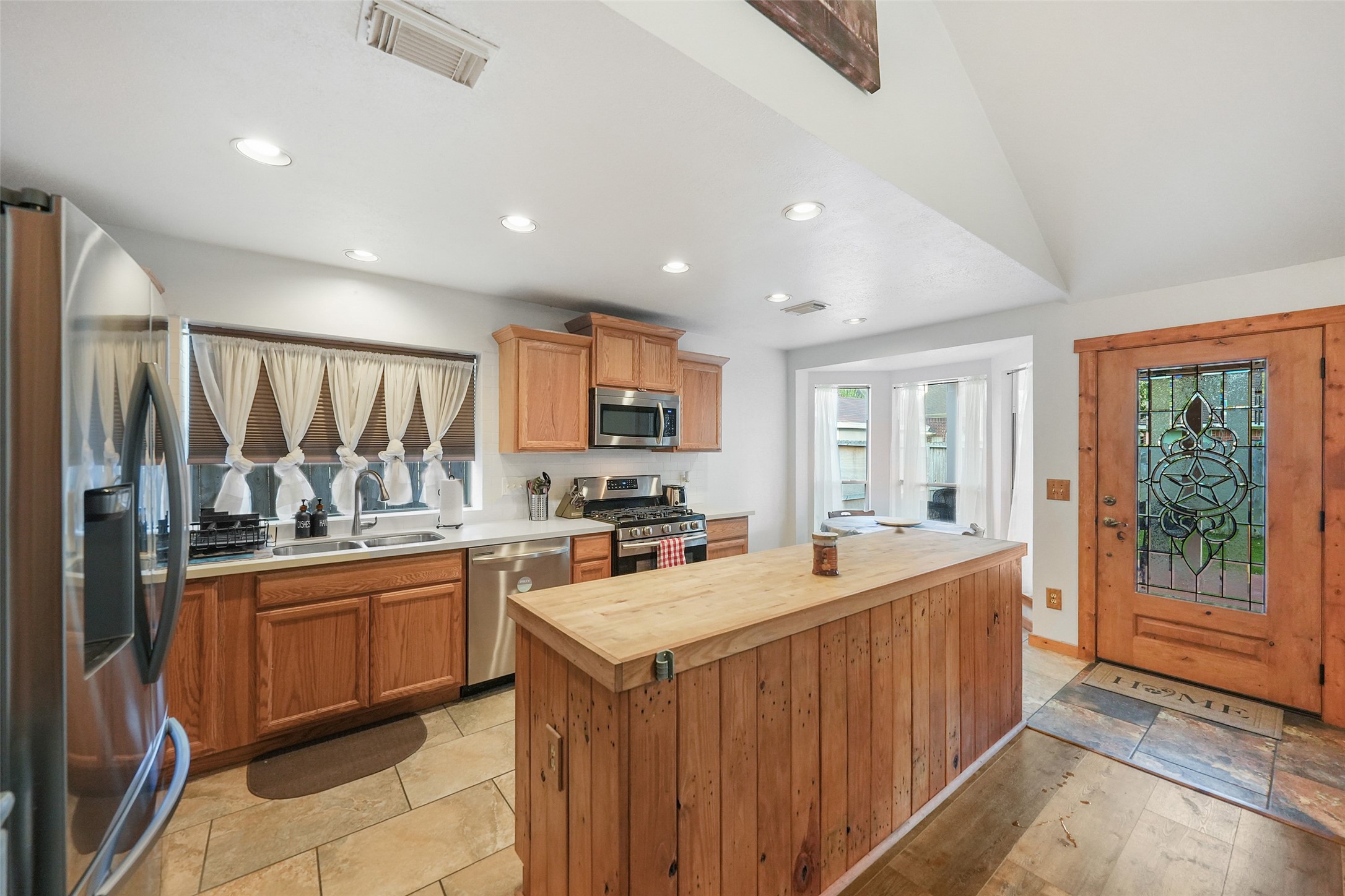 929 N Rivershire Drive Property Photo 4