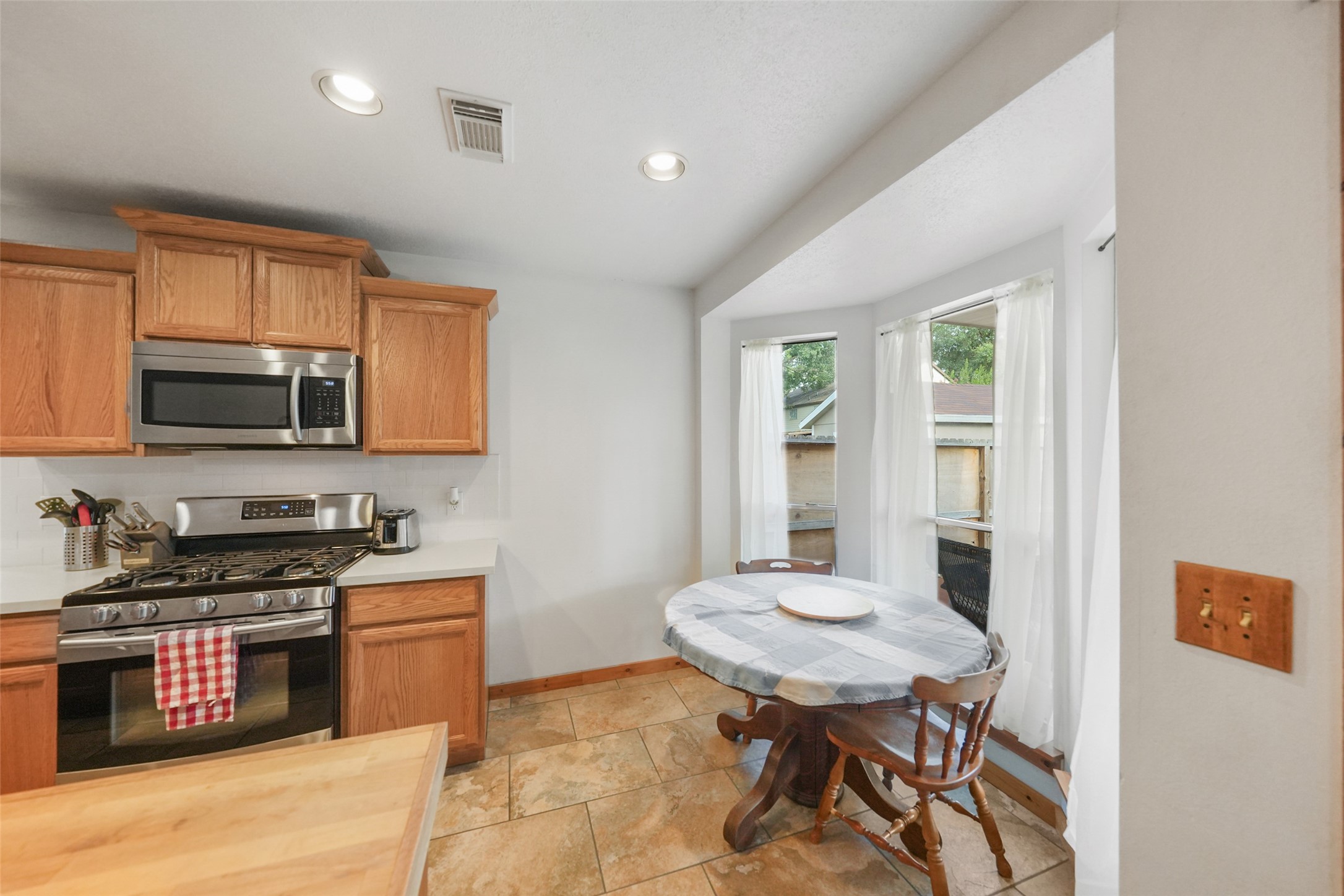 929 N Rivershire Drive Property Photo 7