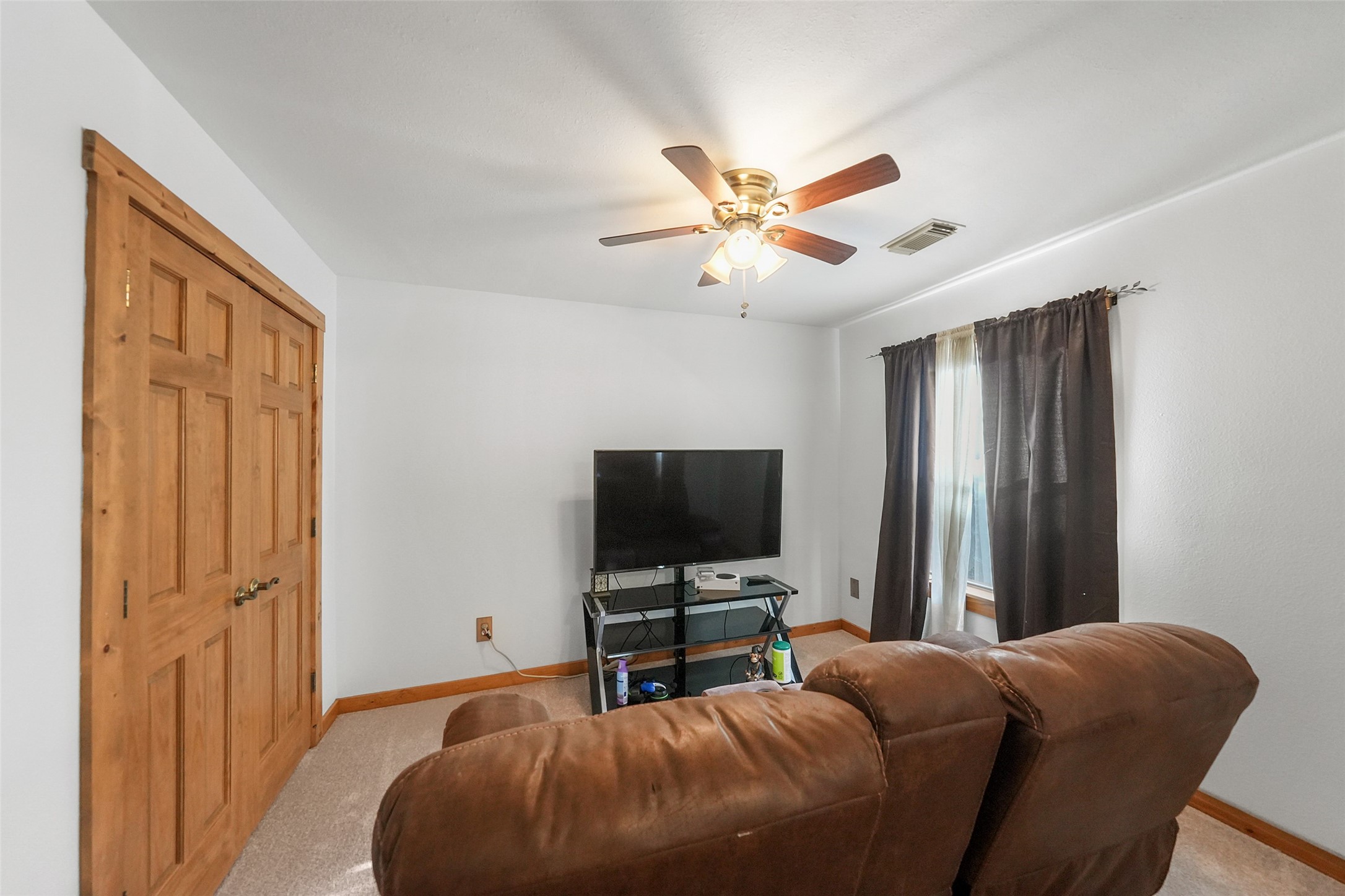 929 N Rivershire Drive Property Photo 10