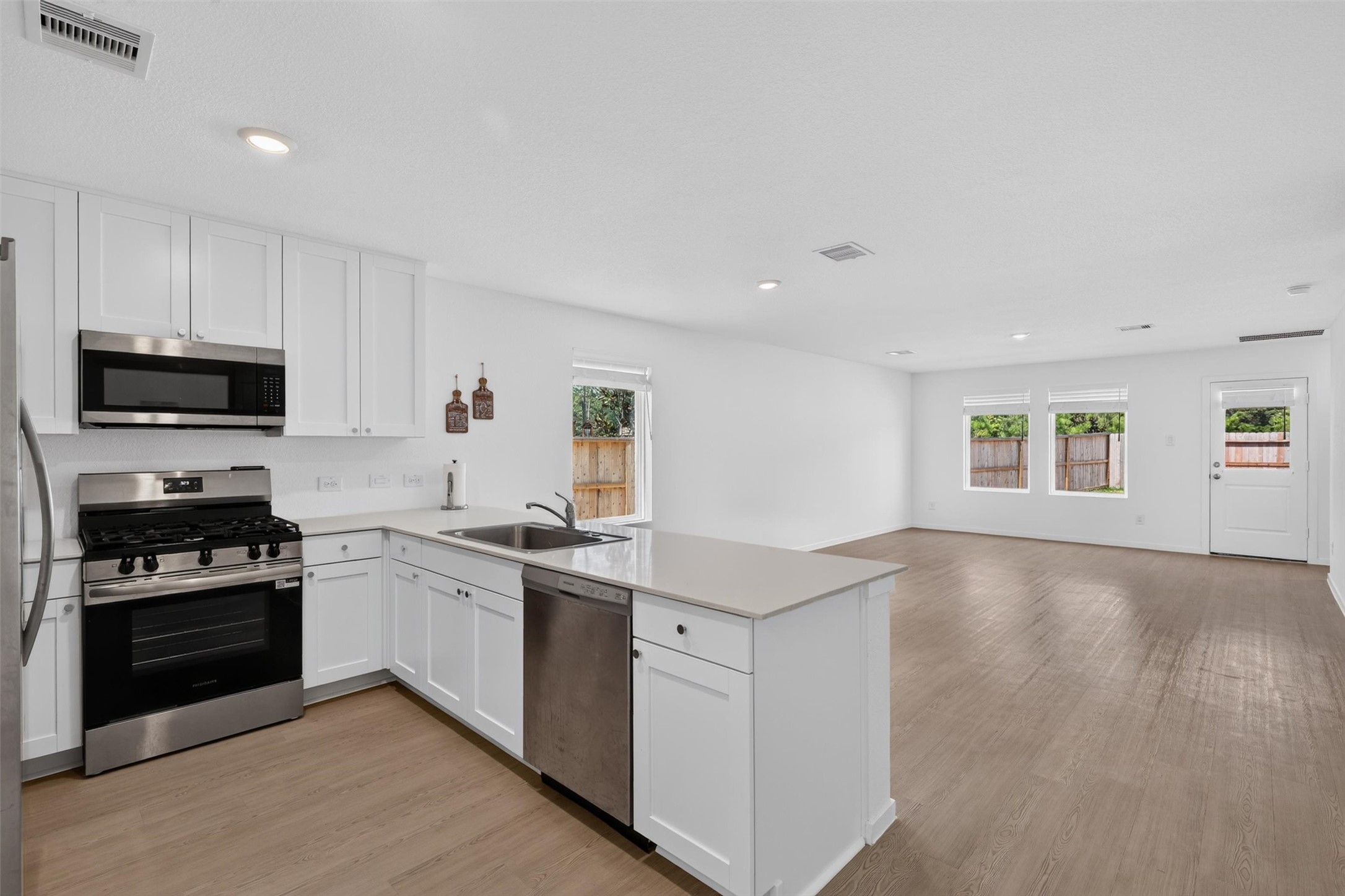 6107 Daintree Court Property Photo 16