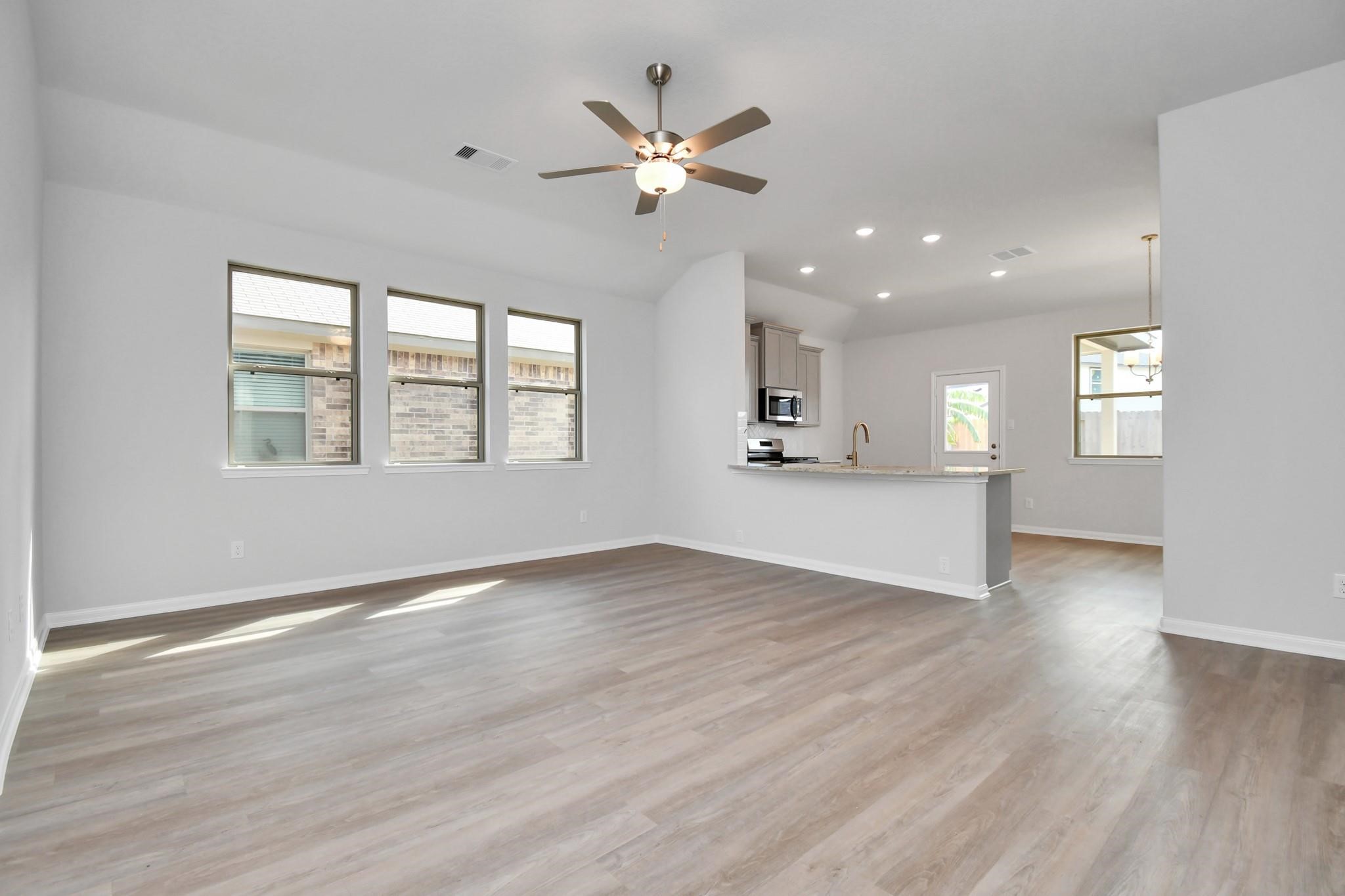 8407 Black Pearl Court Property Photo 6