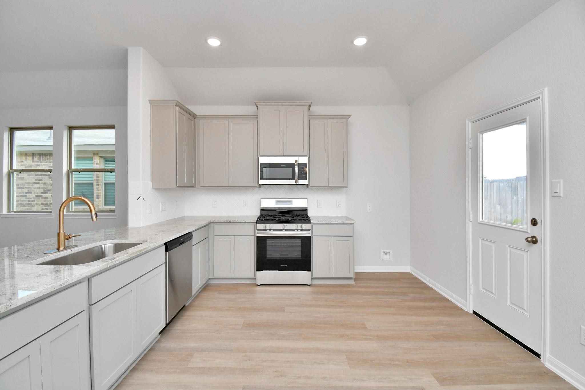8407 Black Pearl Court Property Photo 9