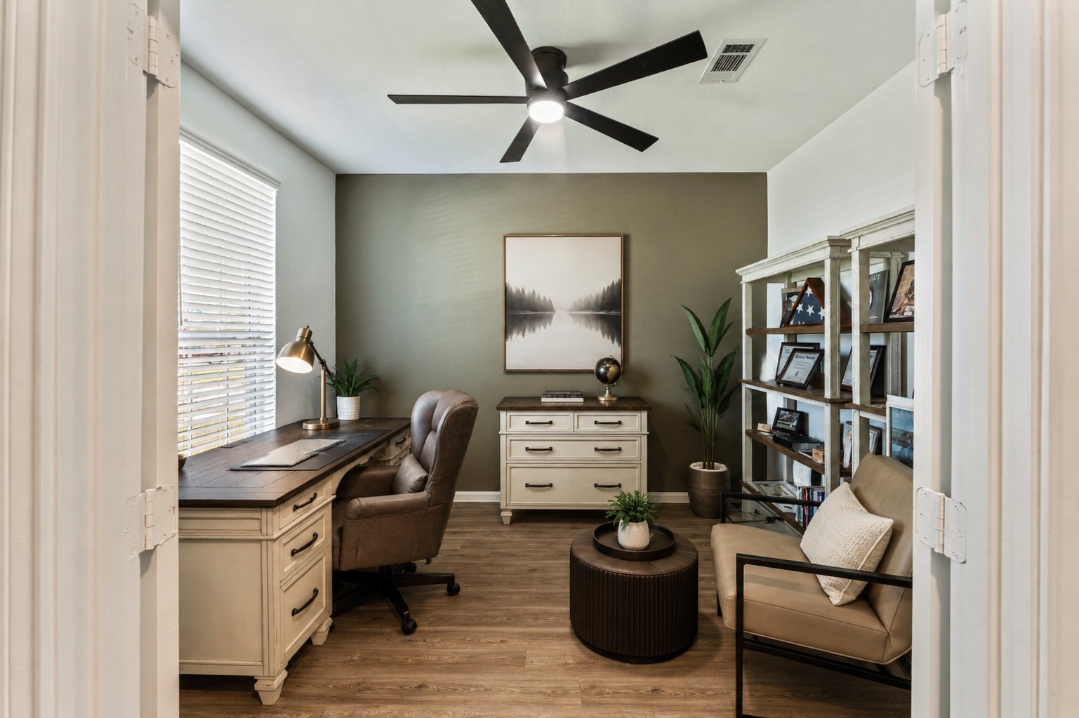 21103 Sherrell Bay Drive Property Photo 4
