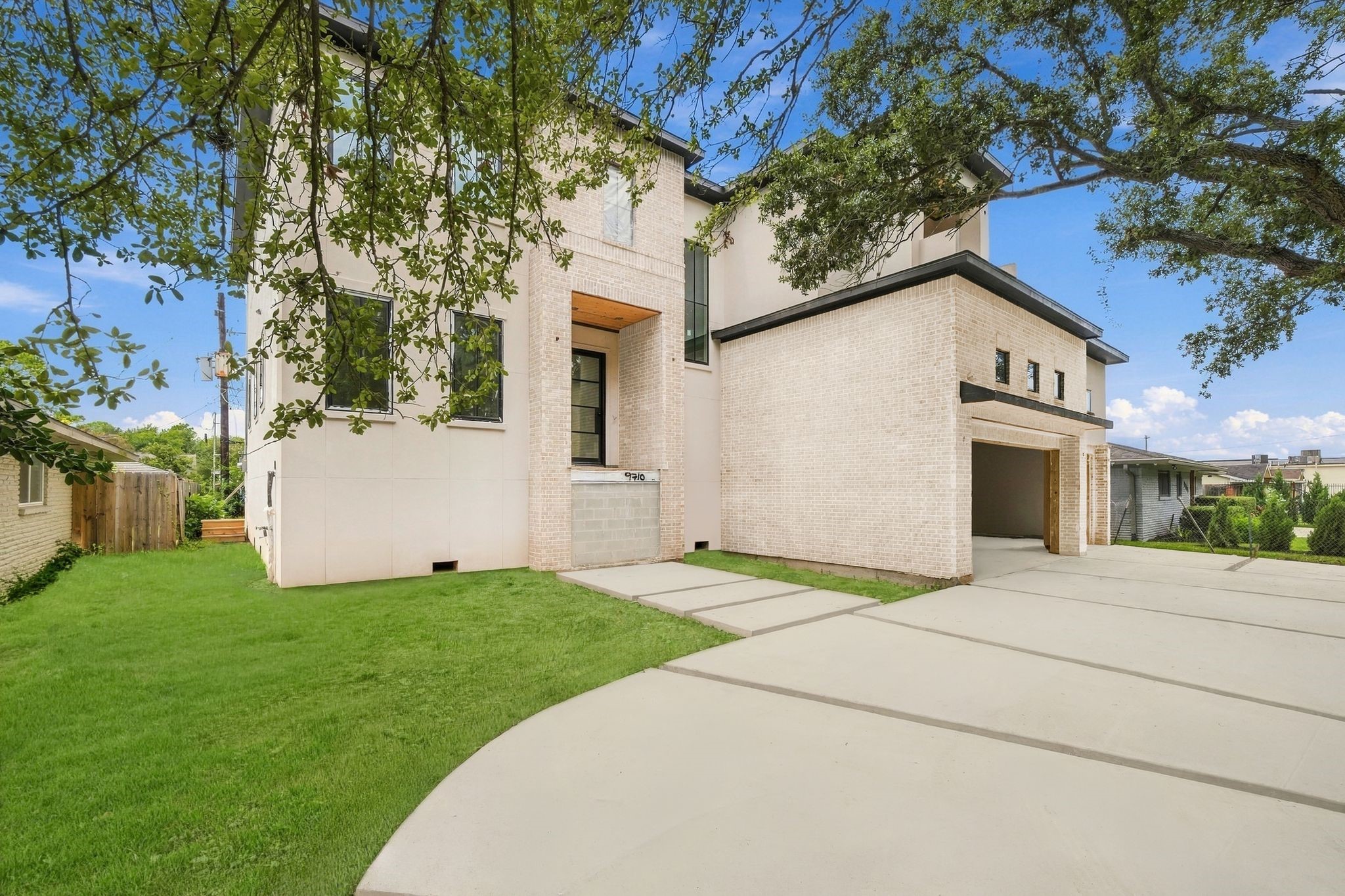 9710 Chimney Rock Road Property Photo 3