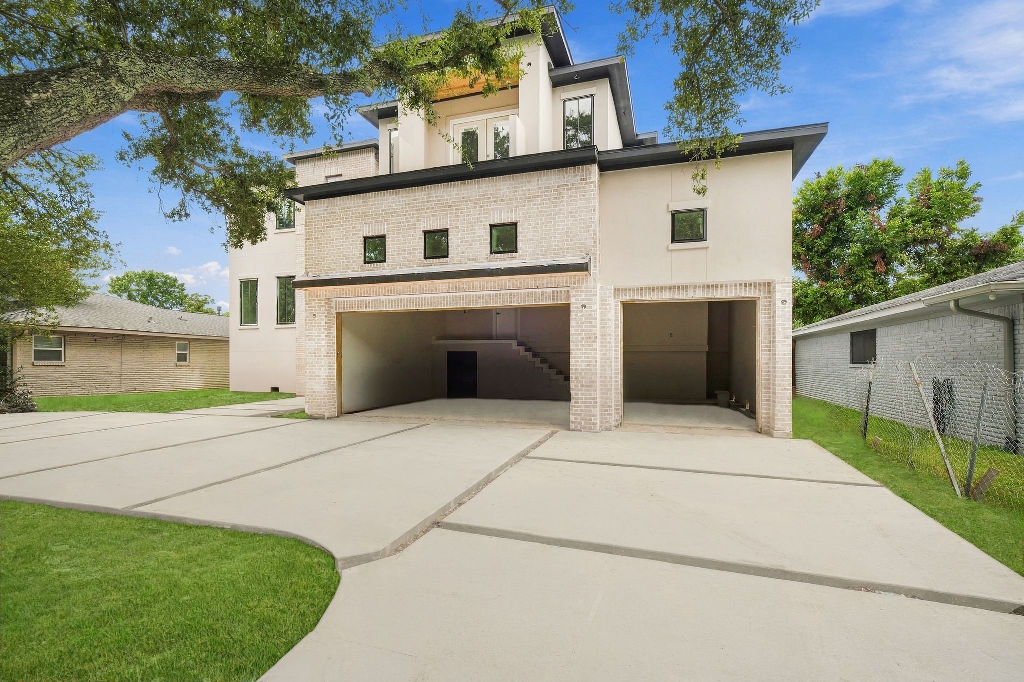 9710 Chimney Rock Road Property Photo 4