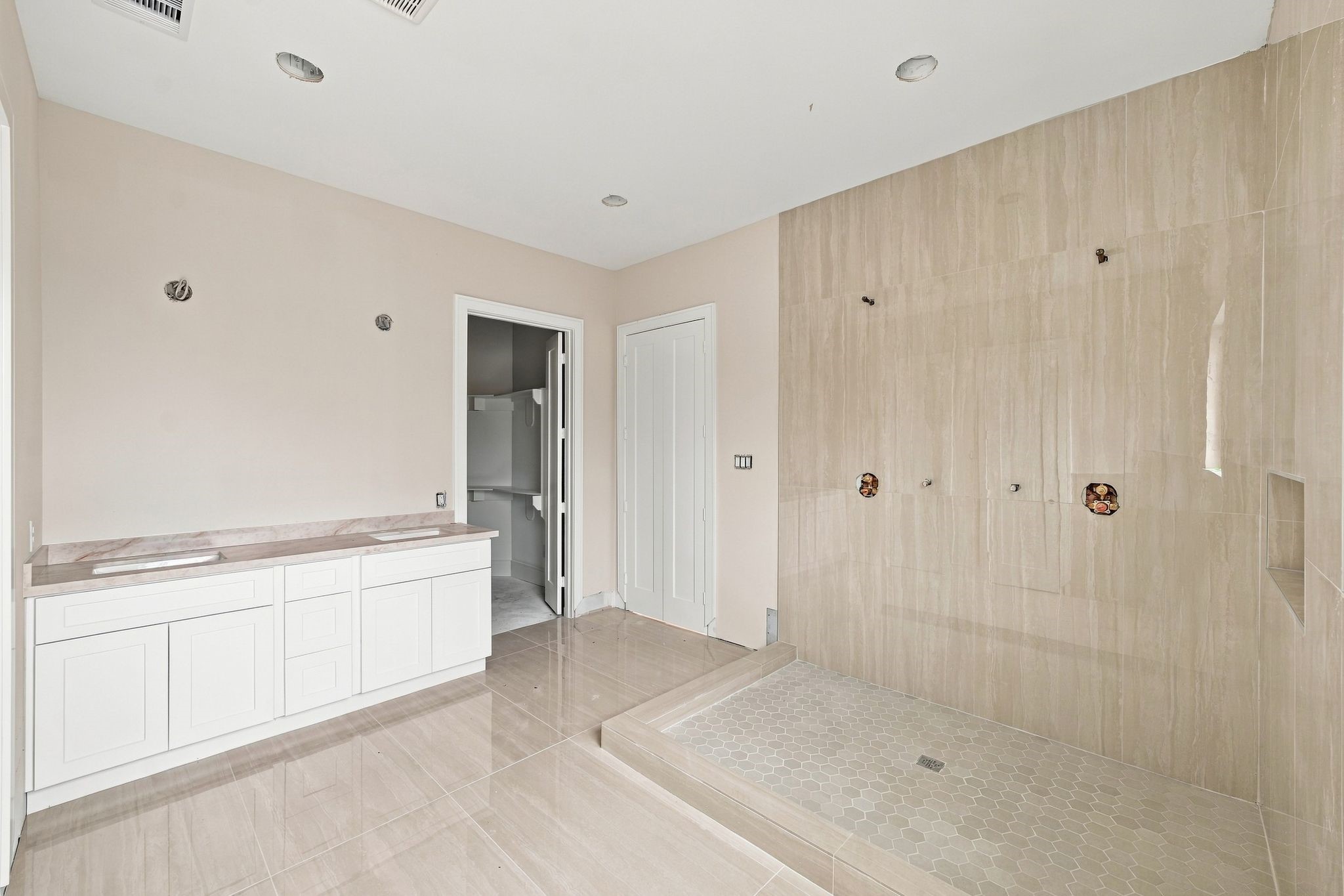 9710 Chimney Rock Road Property Photo 19