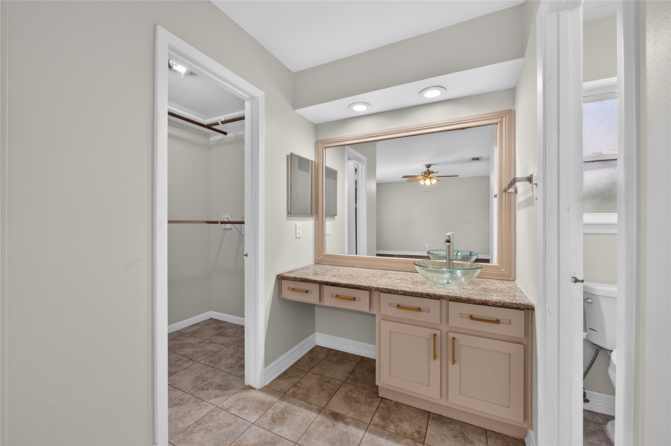 6903 Briarfield Drive Property Photo 9