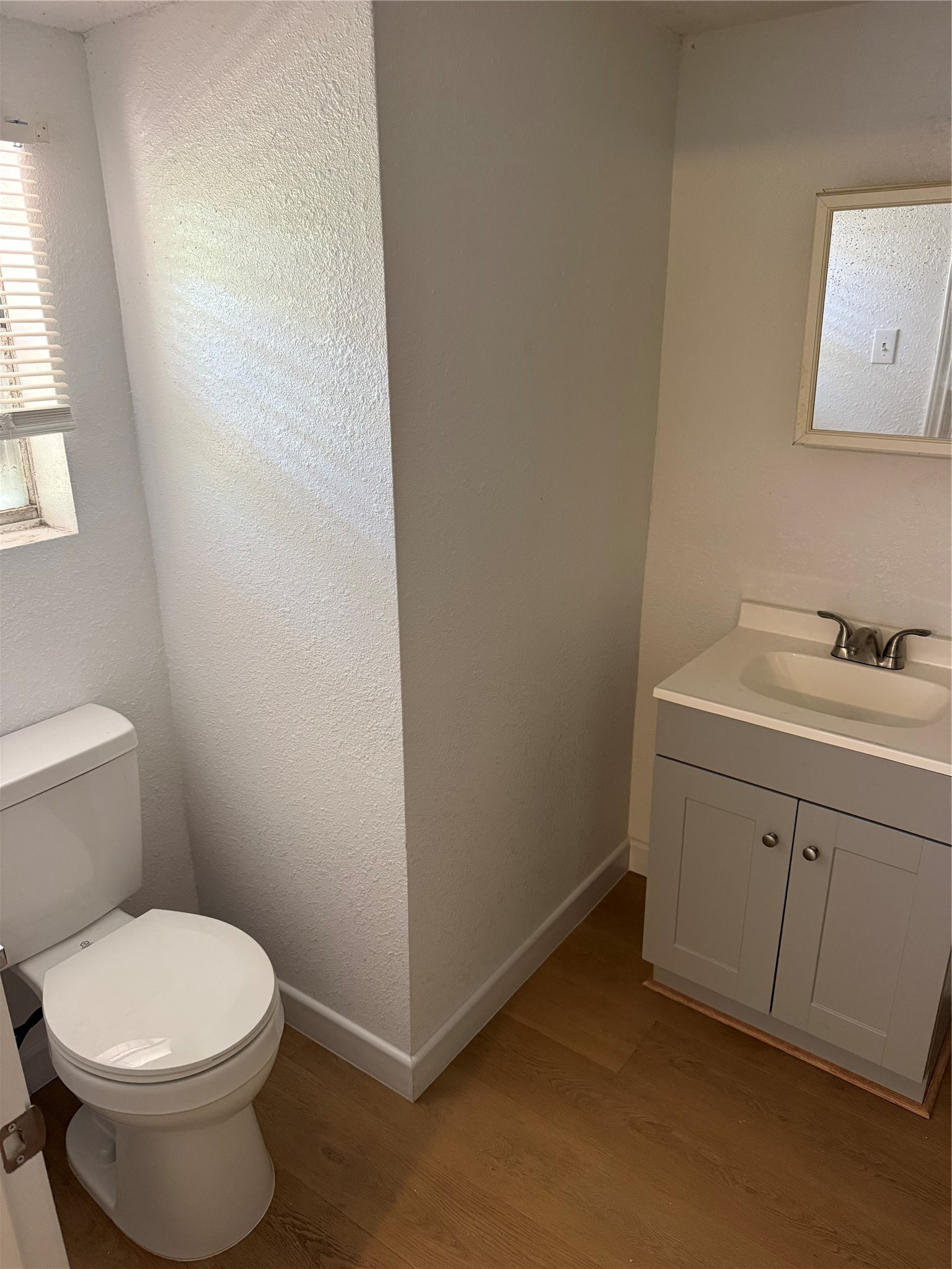 1713 (down) 47th Street Property Photo 6