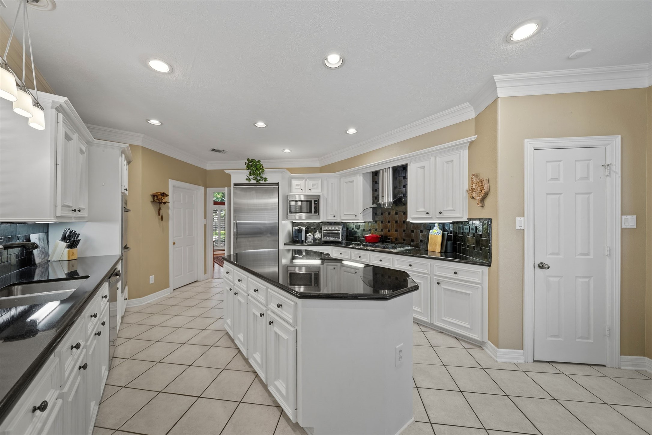 6 Epernay Place Property Photo 9