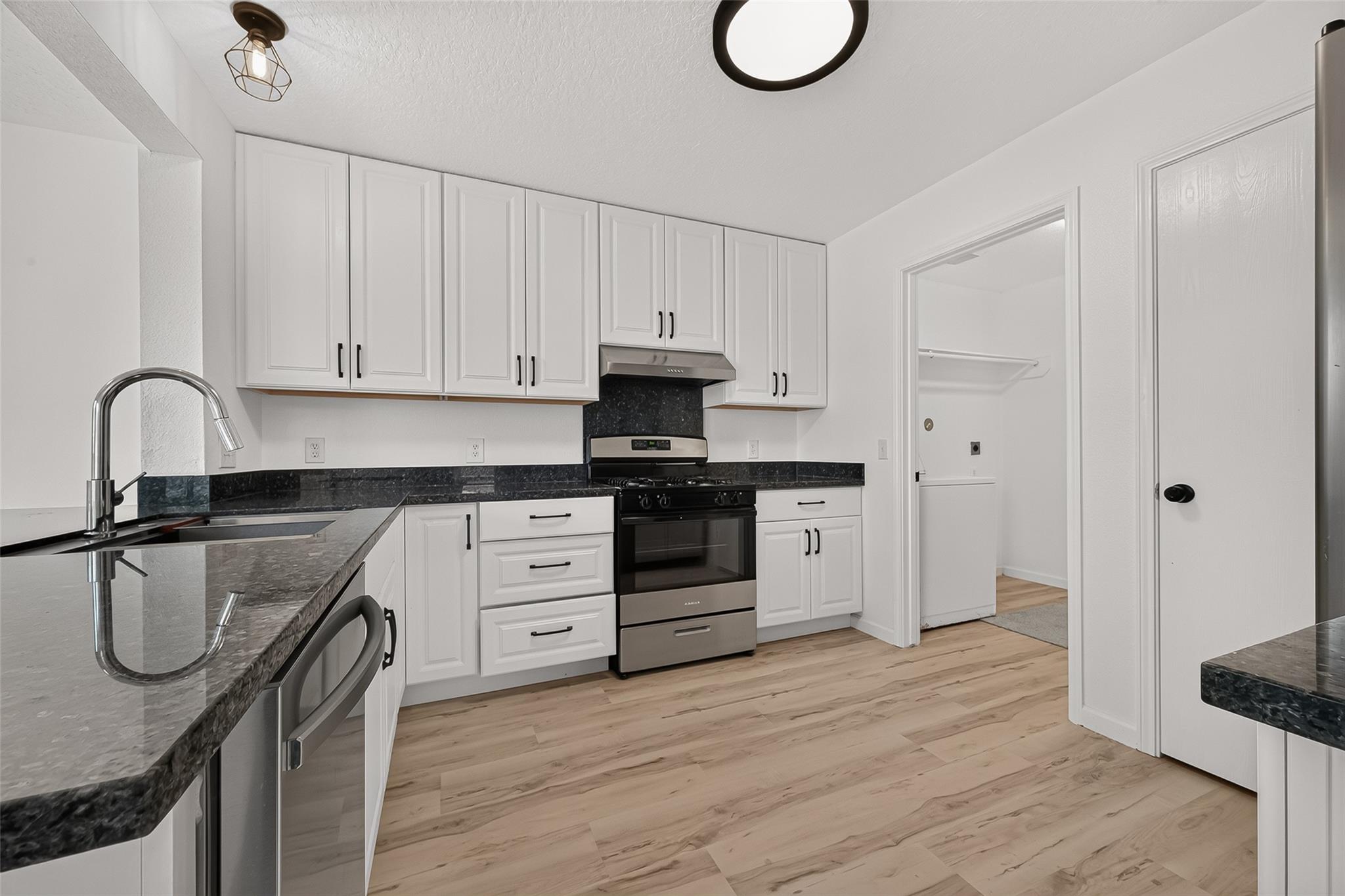 13430 Eldridge Villa Street Property Photo 14