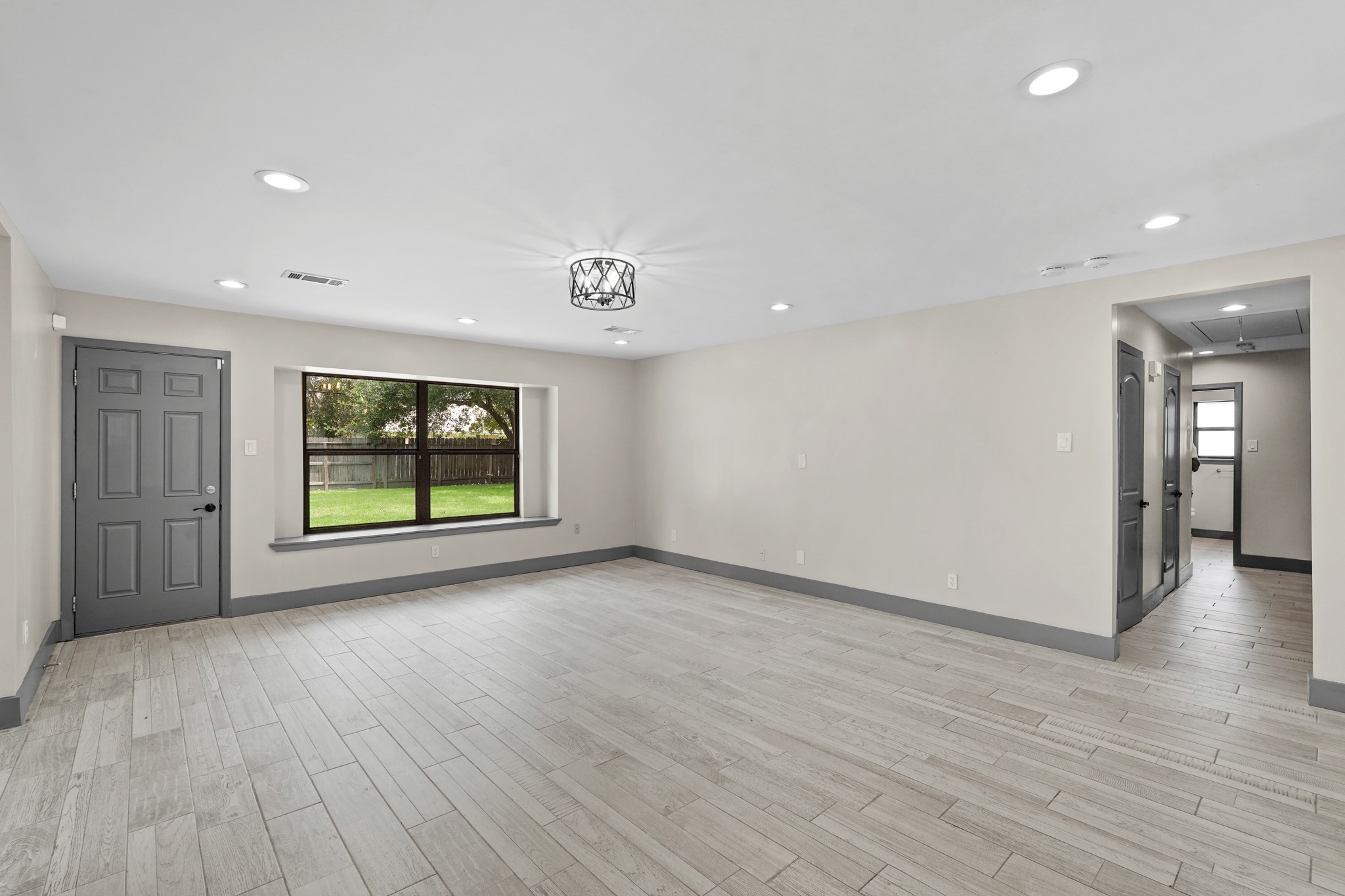 5522 Braesvalley Drive Property Photo 9