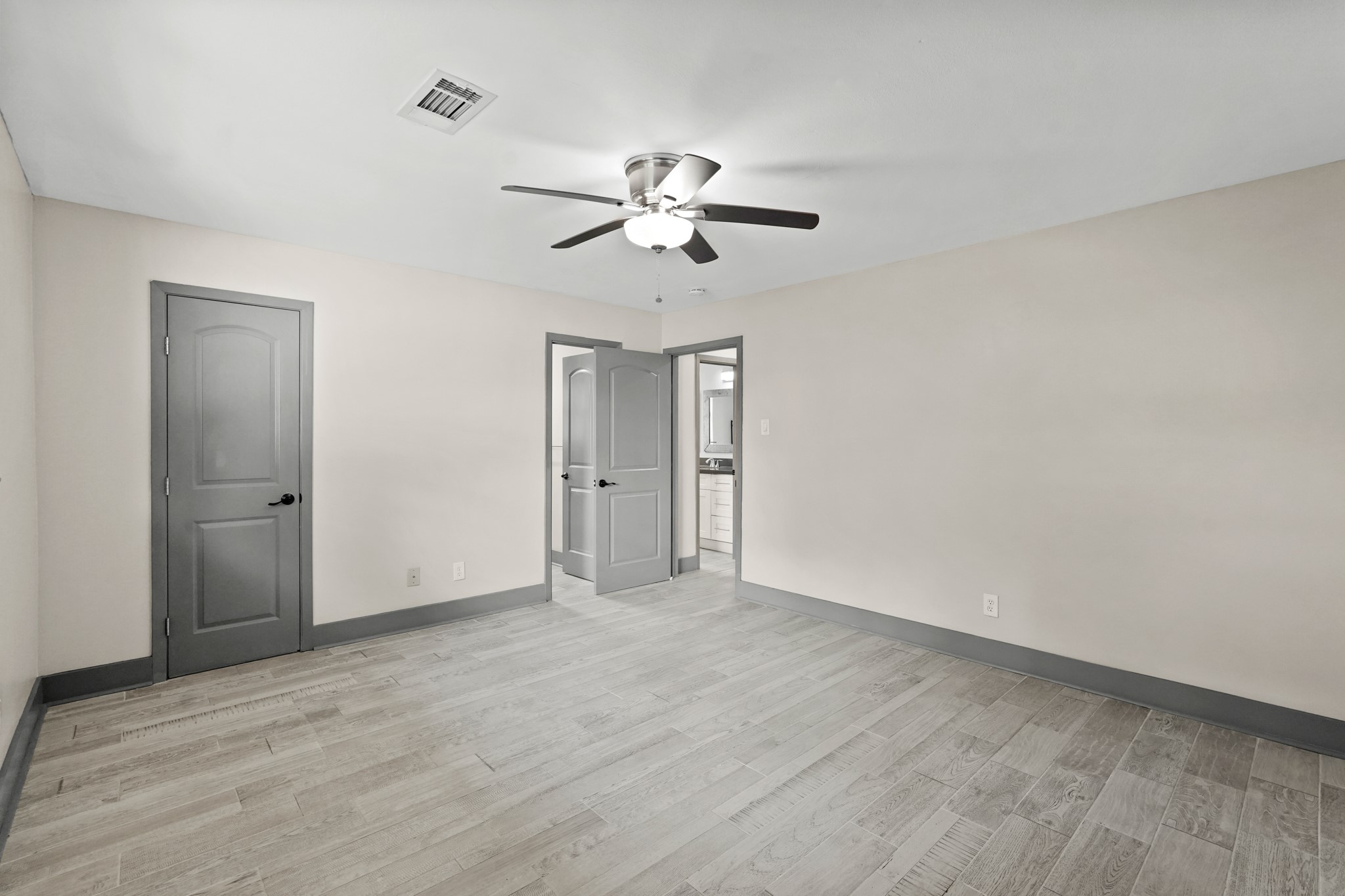 5522 Braesvalley Drive Property Photo 14