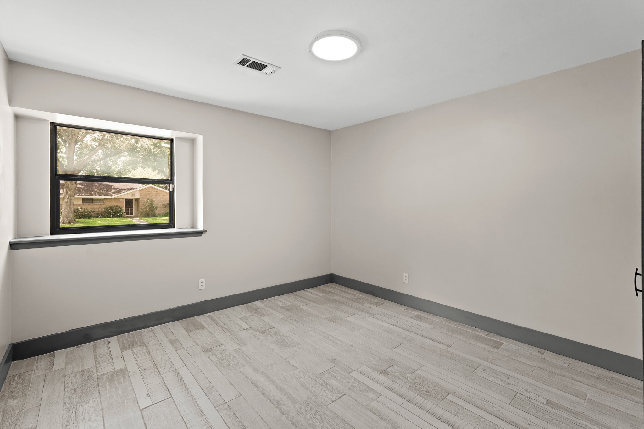 5522 Braesvalley Drive Property Photo 17