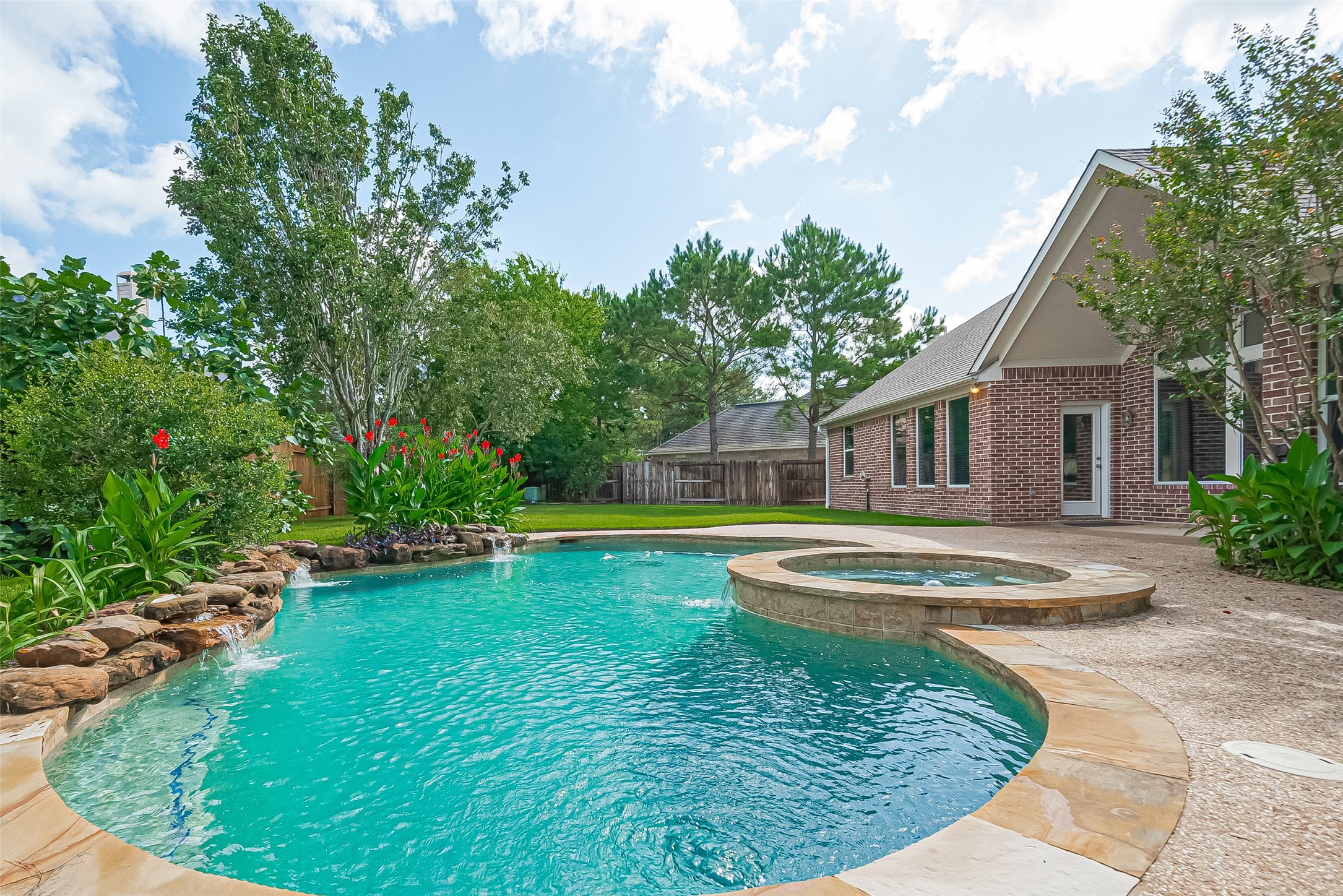 25610 Cliffhill Court Property Photo 1