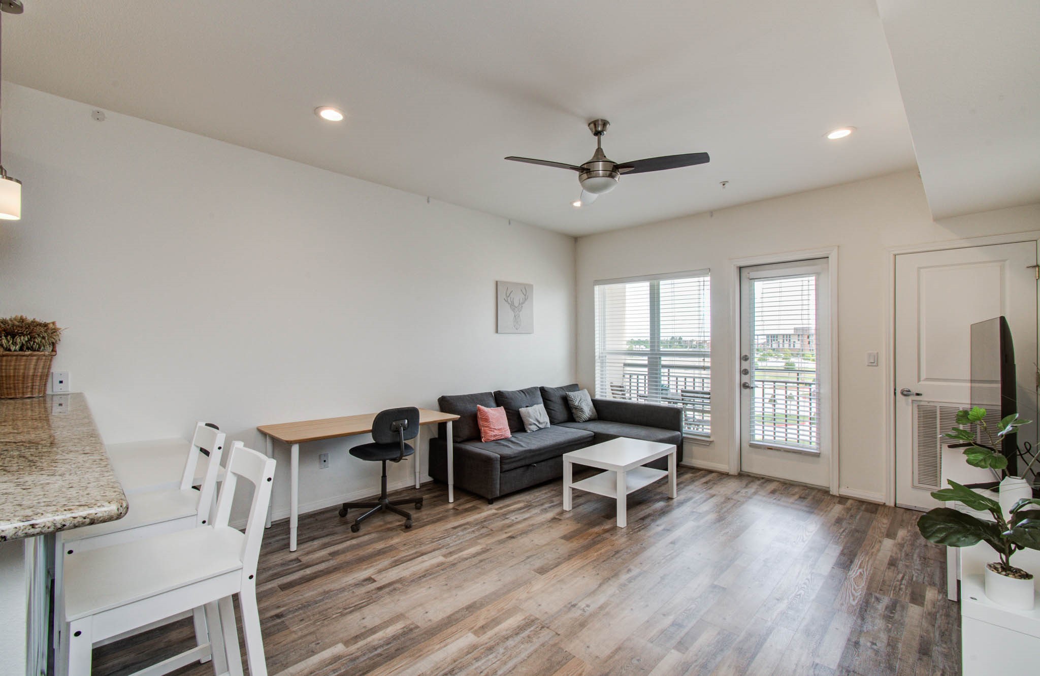 1207 Grand West Boulevard 3e Property Photo 1