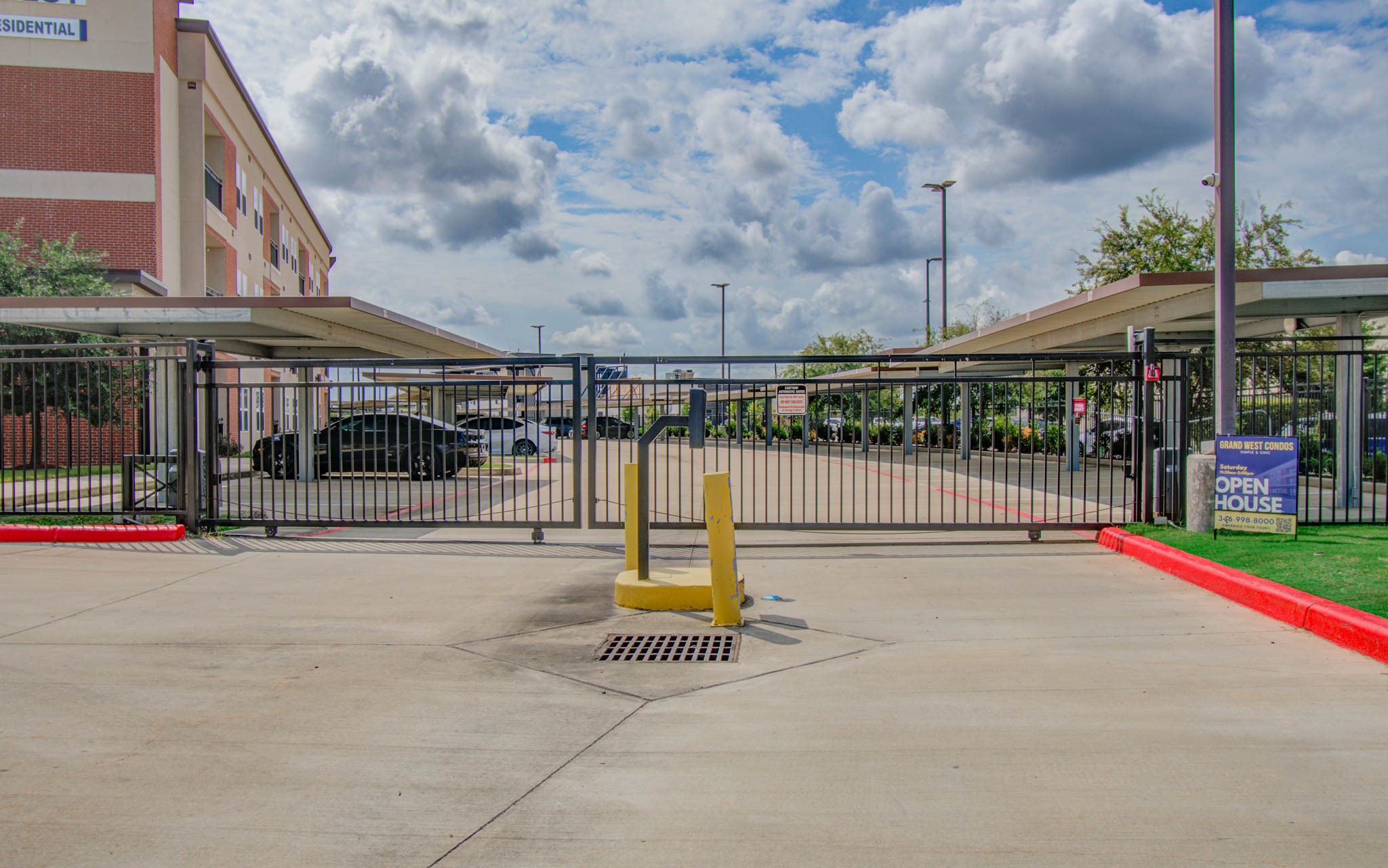 1207 Grand West Boulevard 3e Property Photo 5