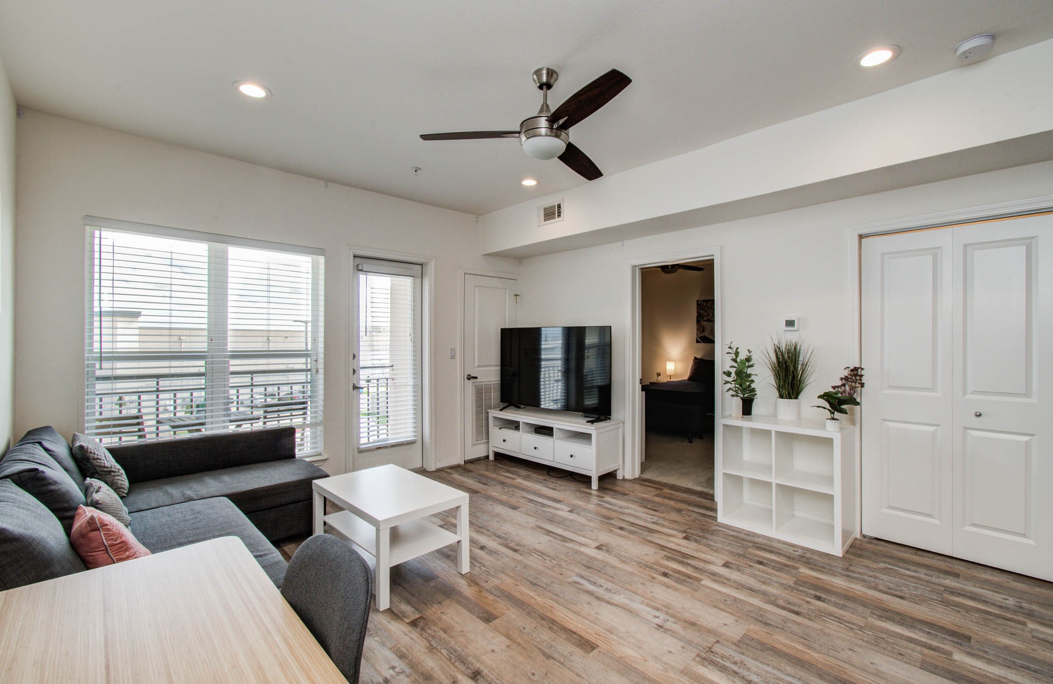 1207 Grand West Boulevard 3e Property Photo 12