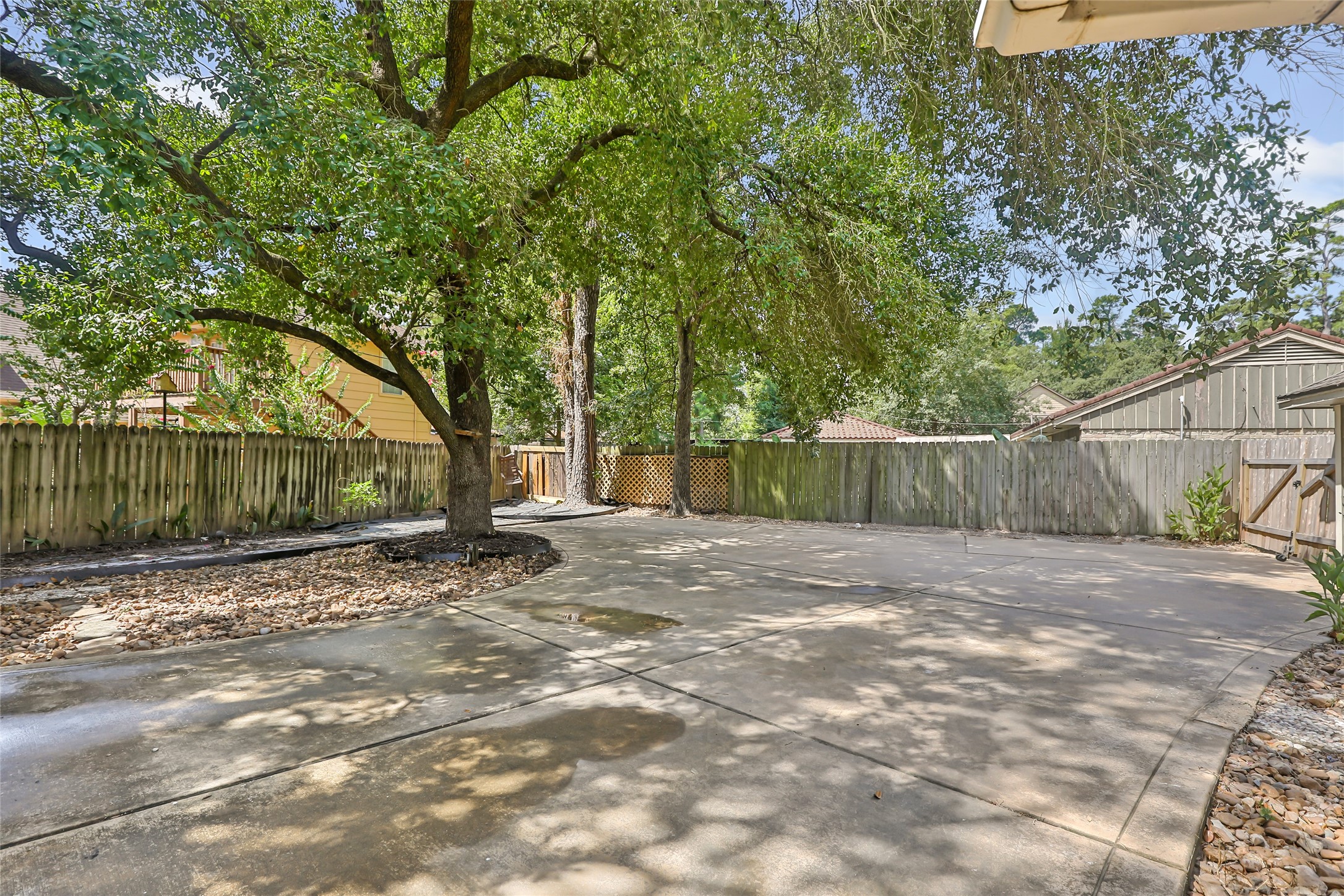 211 W North Hill Drive Property Photo 36