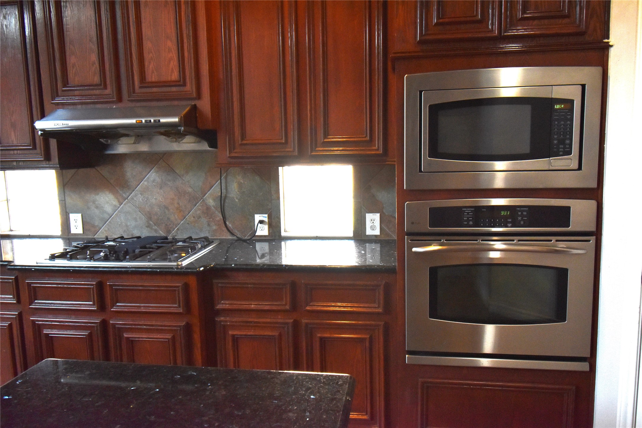 17523 Driftwood Prairie Lane Property Photo 7